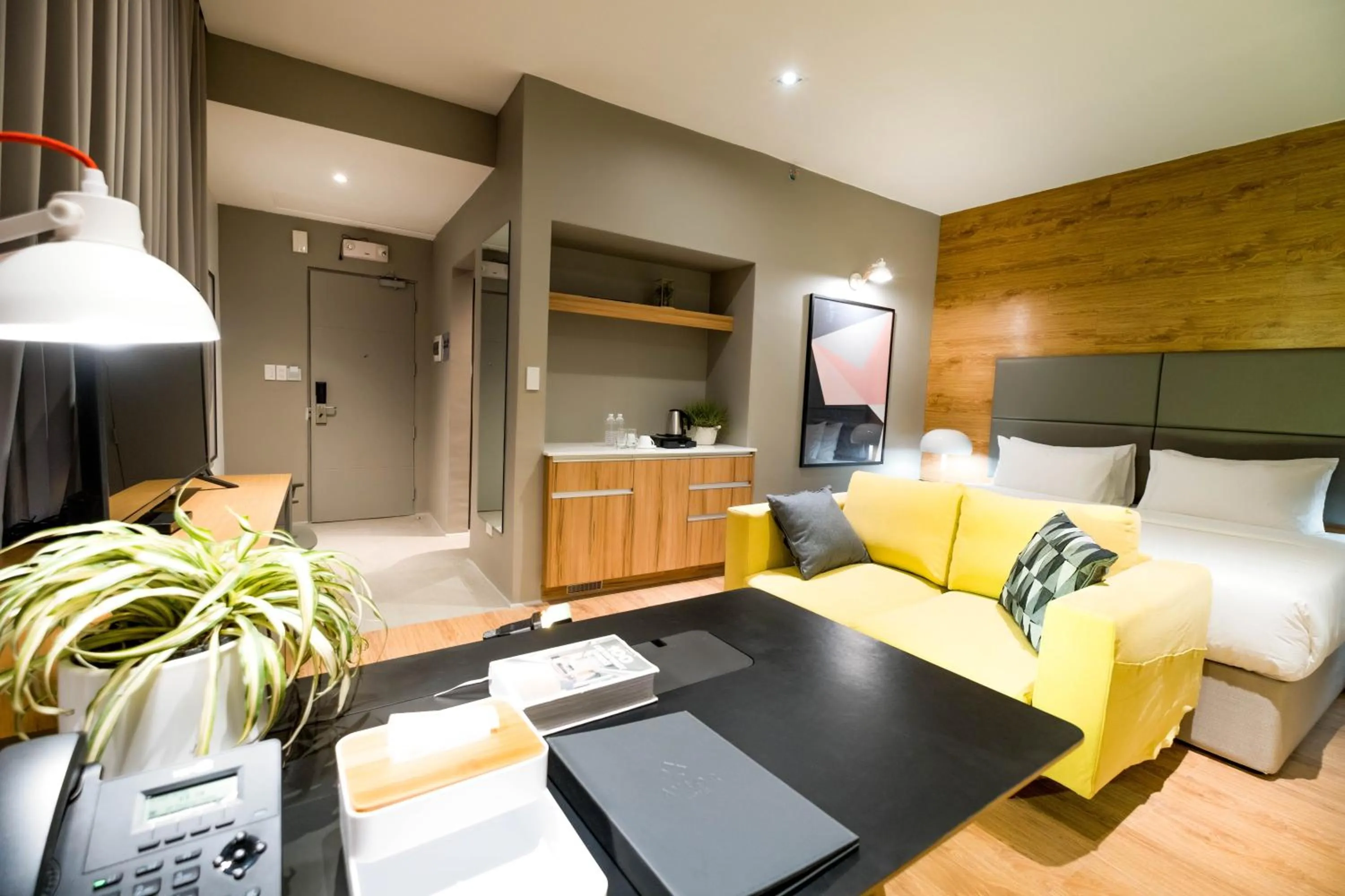 Photo of the whole room, Bed in Avior Hotel