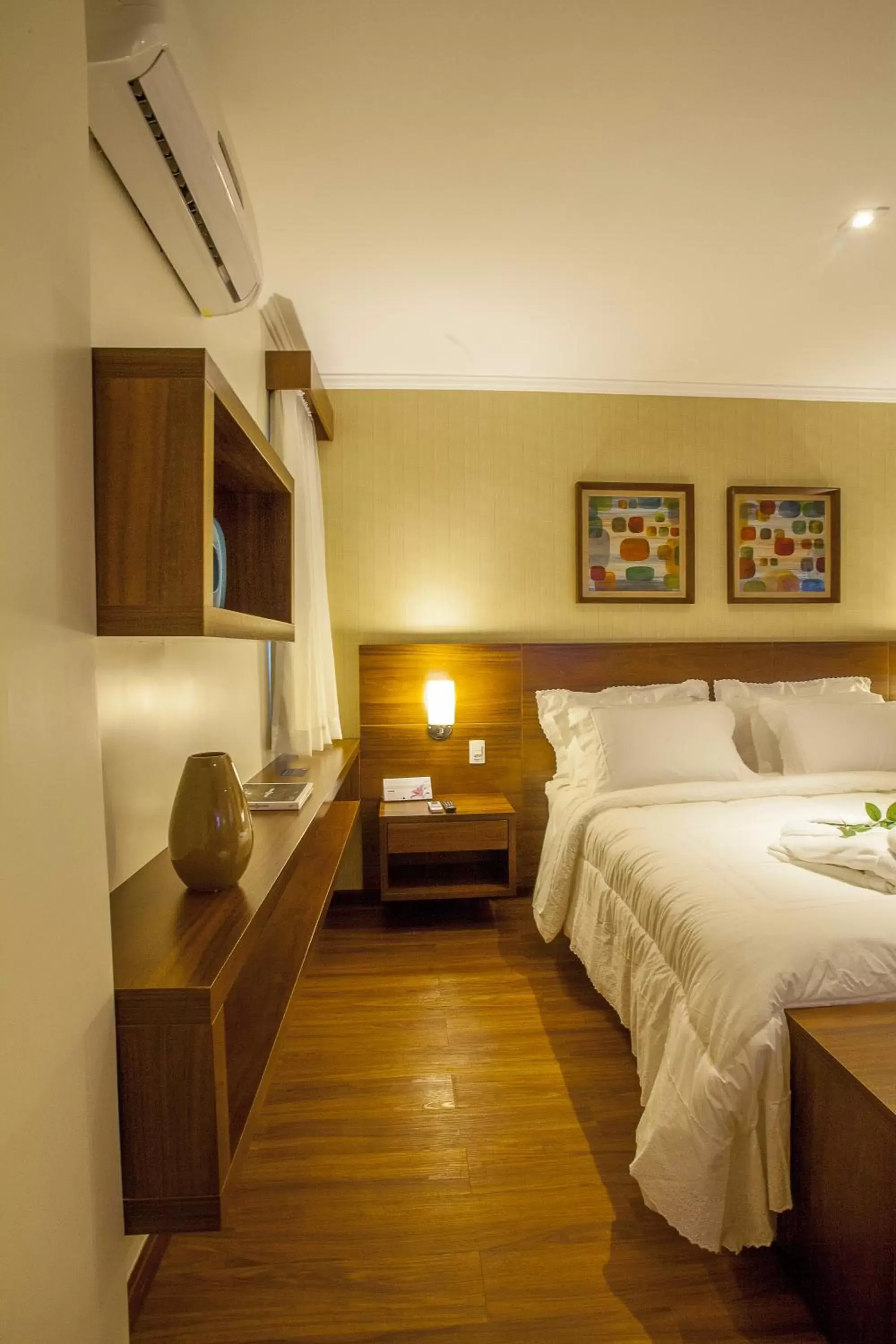 Photo of the whole room, Bed in São Carlos Marklin Suítes Photo of the whole room, Bed in São Carlos Marklin Suítes