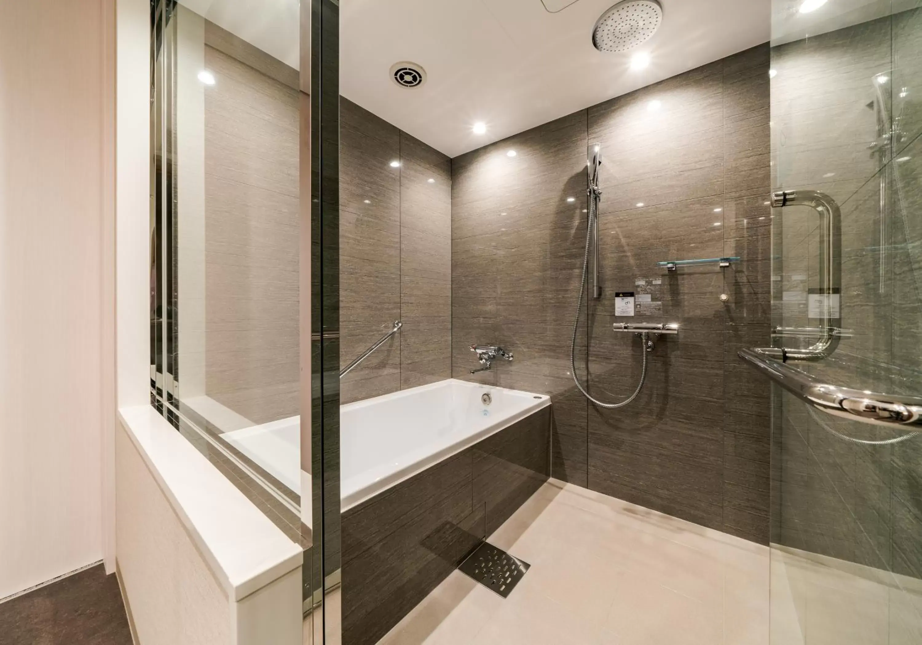 Shower, Bathroom in Daiwa Roynet Hotel Himeji
