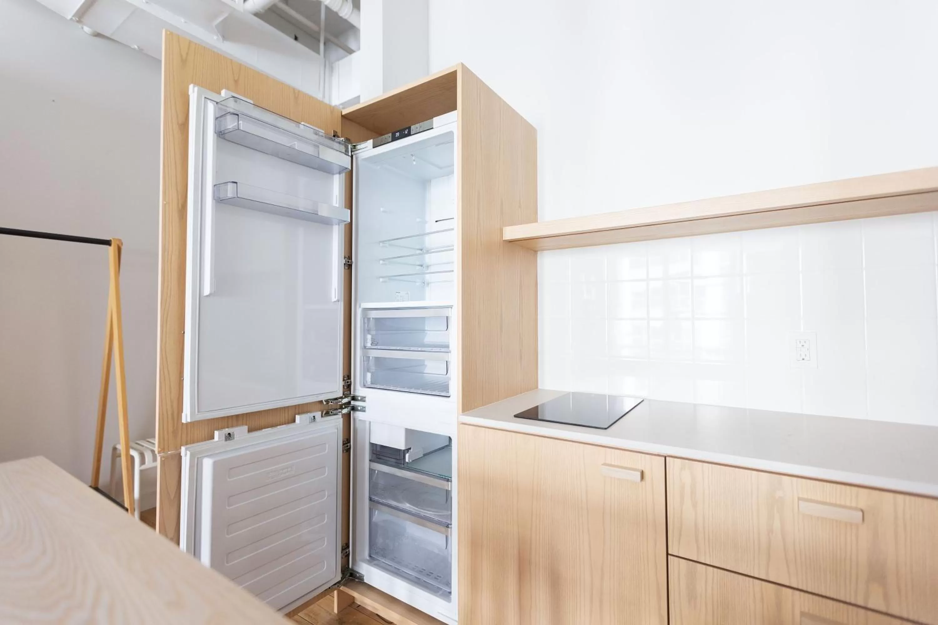 Kitchen or kitchenette in Placemakr Wall Street