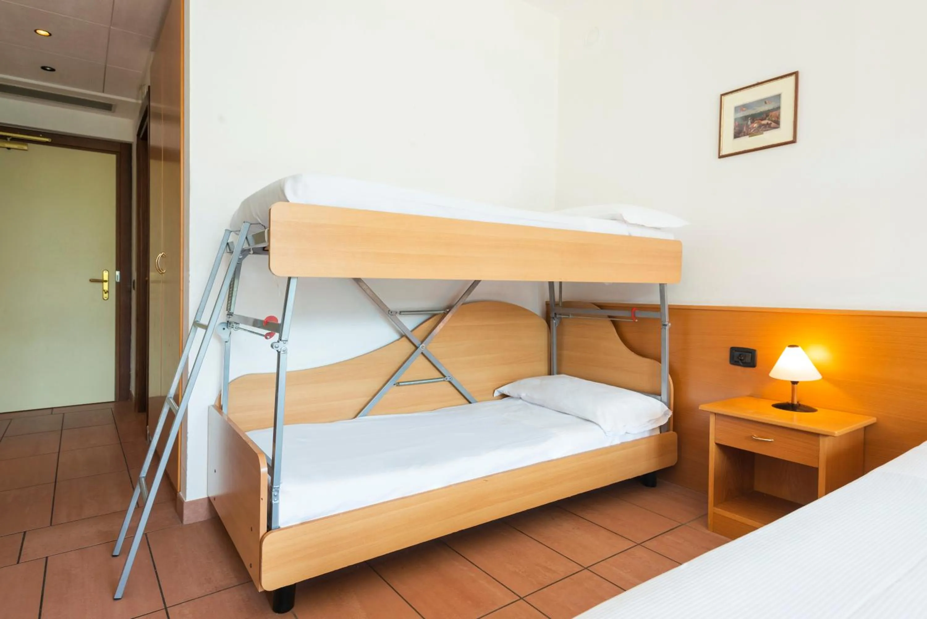 bunk bed, Bed in Park Hotel Abbadia