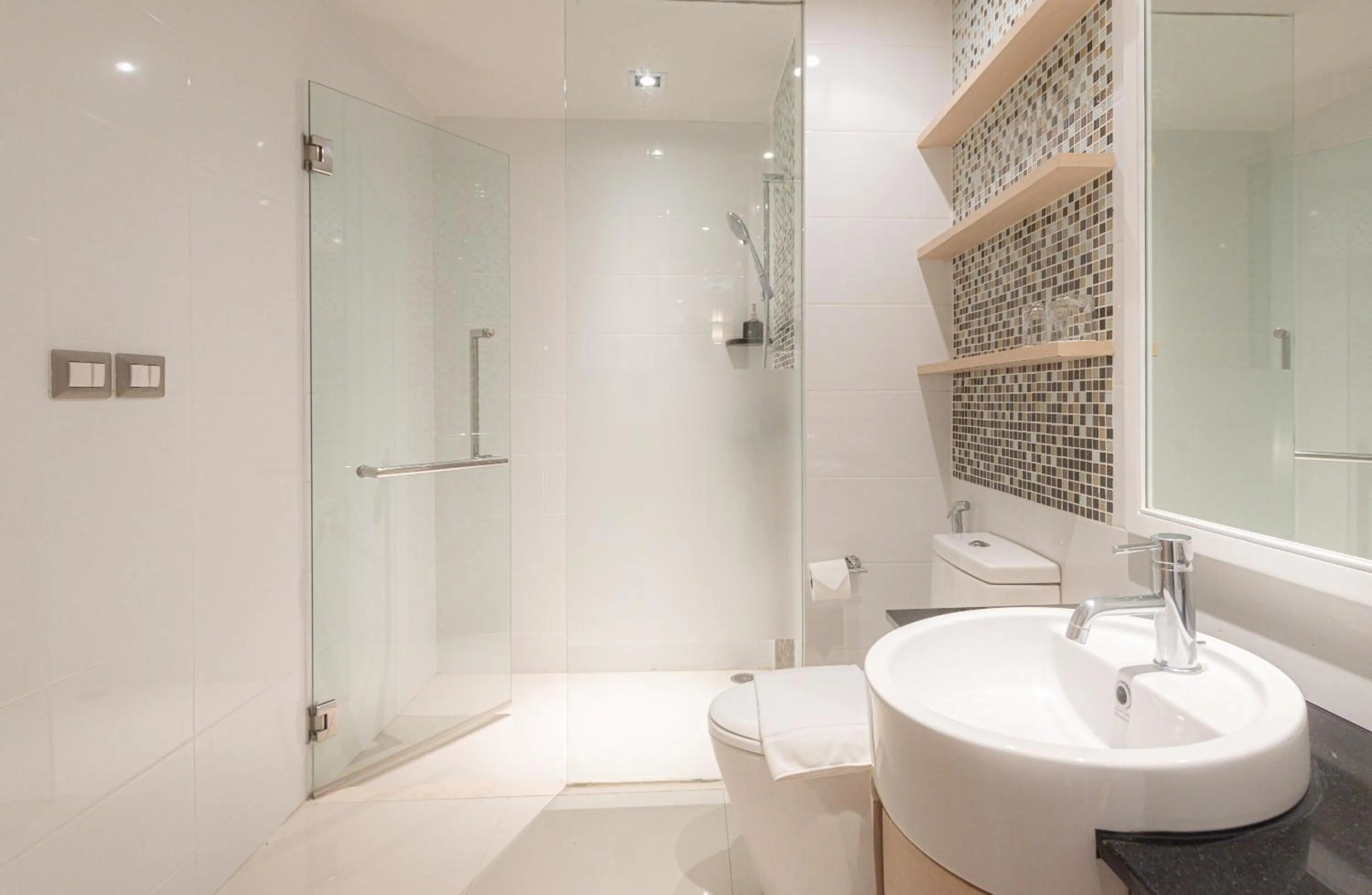 Shower in Summit Windmill Golf Suite Hotel at Suvarnabhumi