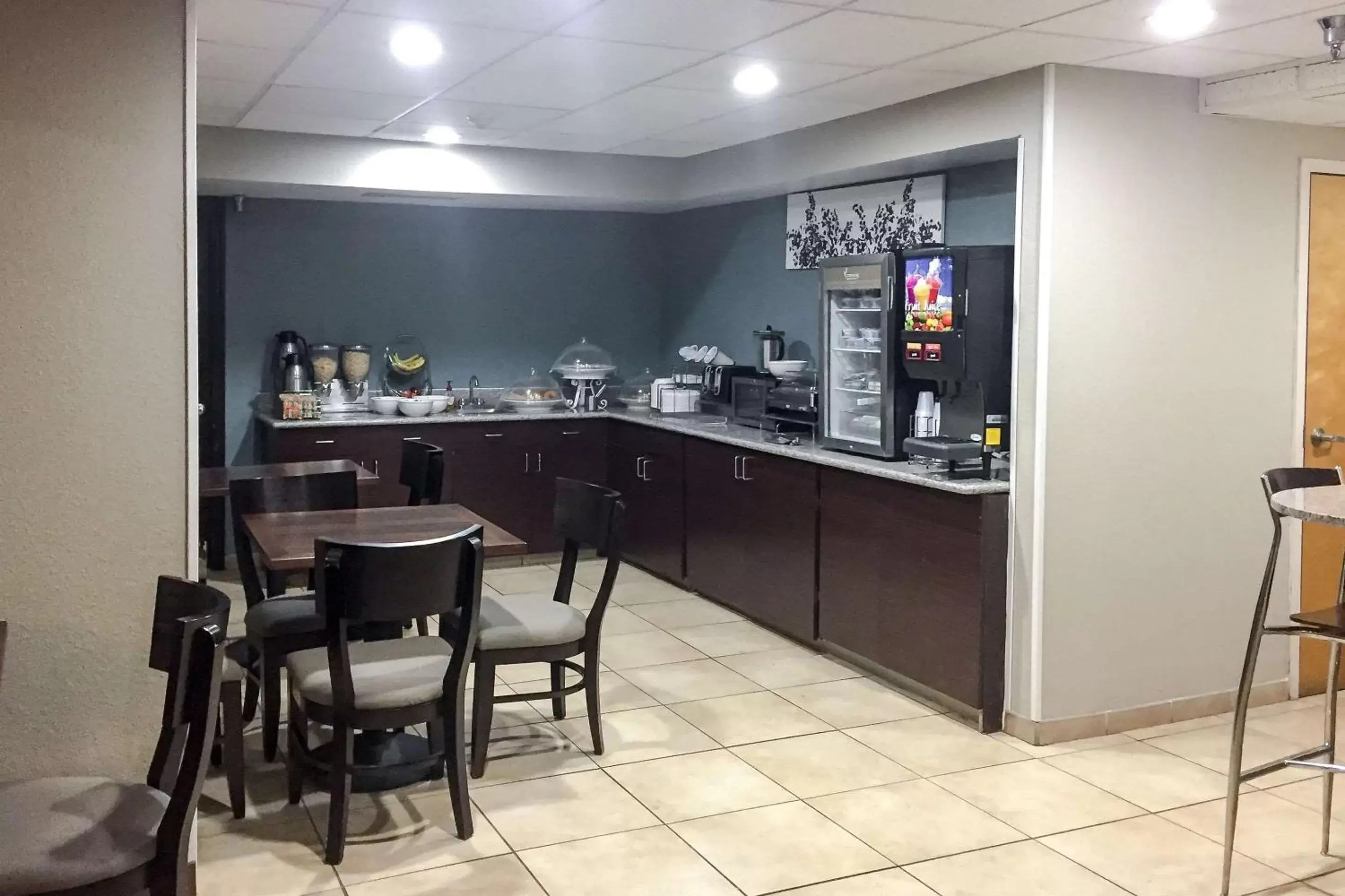 Restaurant/places to eat in Sleep Inn Chattanooga Hamilton Place Restaurant/places to eat in Sleep Inn Chattanooga Hamilton Place