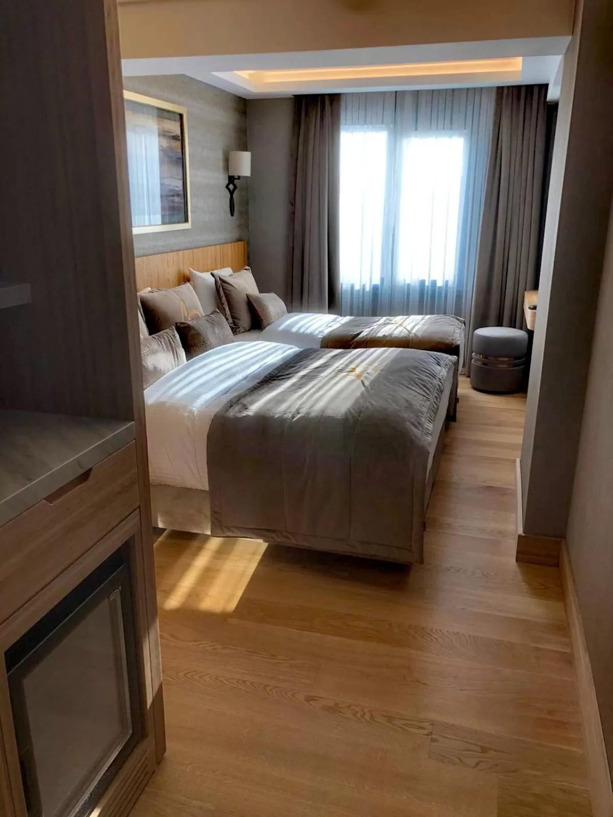 Photo of the whole room, Bed in Lady Diana Hotel