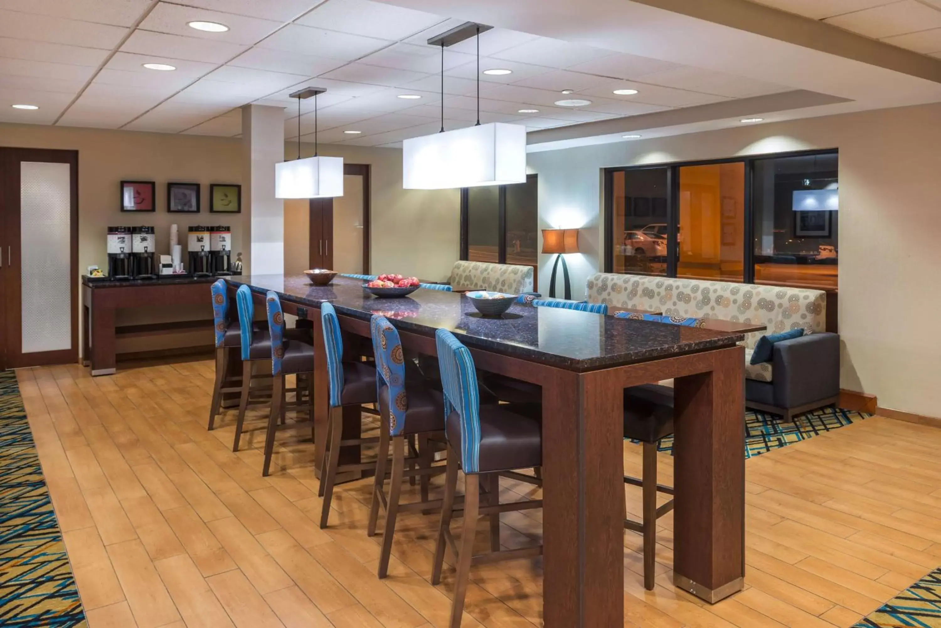Lobby or reception, Restaurant/Places to Eat in Hampton Inn Columbia