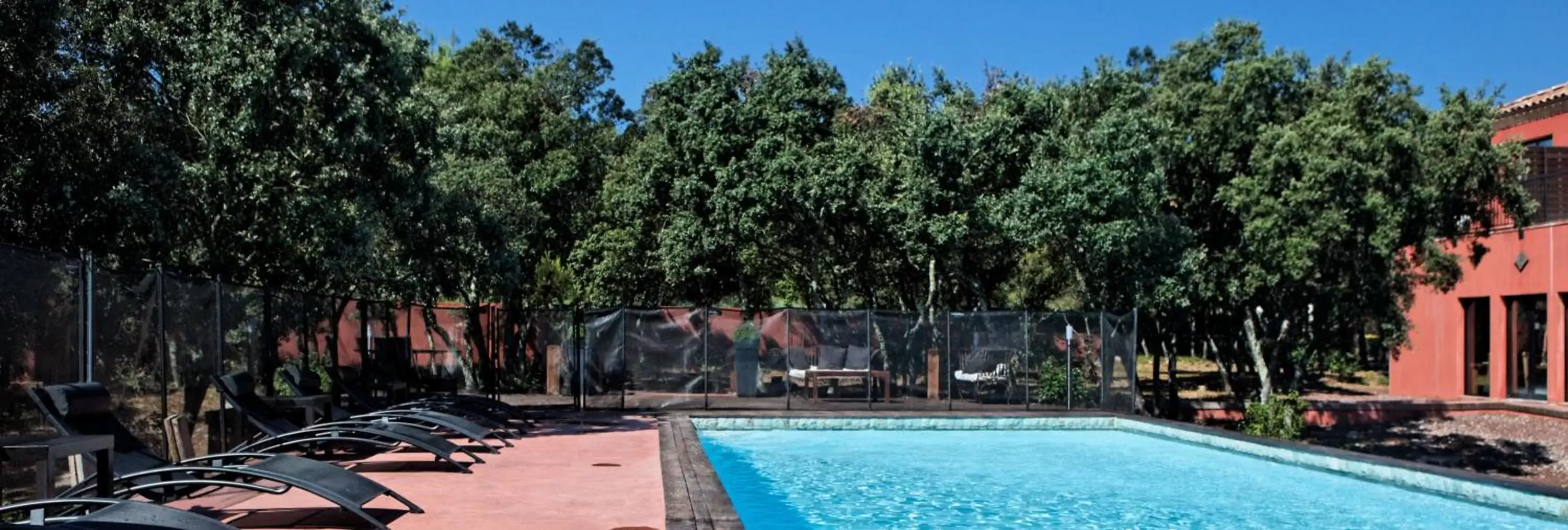 Day, Swimming Pool in Hôtel Disini Montpellier Est, The Originals Relais (Relais du Silence)