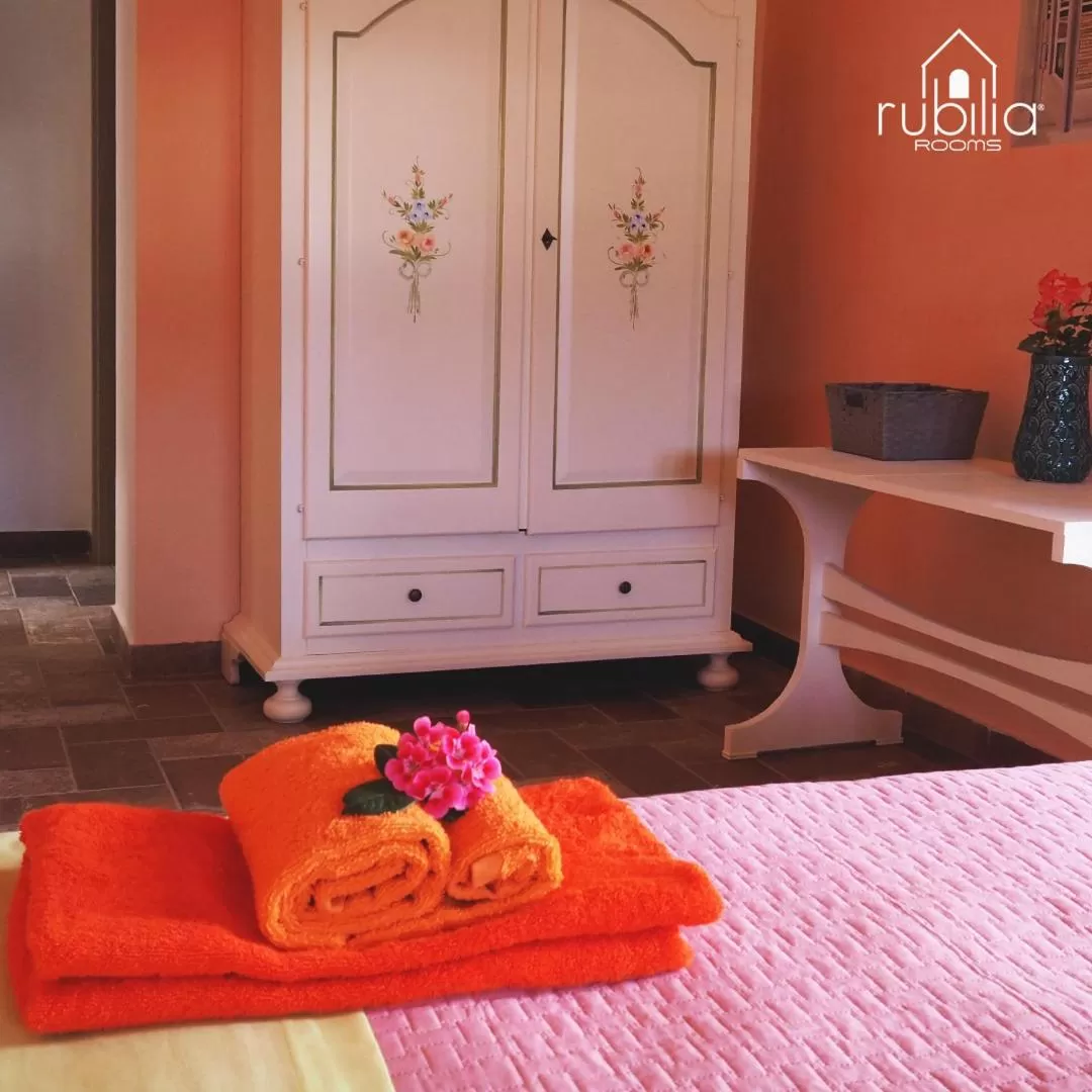 Bed in Rubilia Rooms Pompei