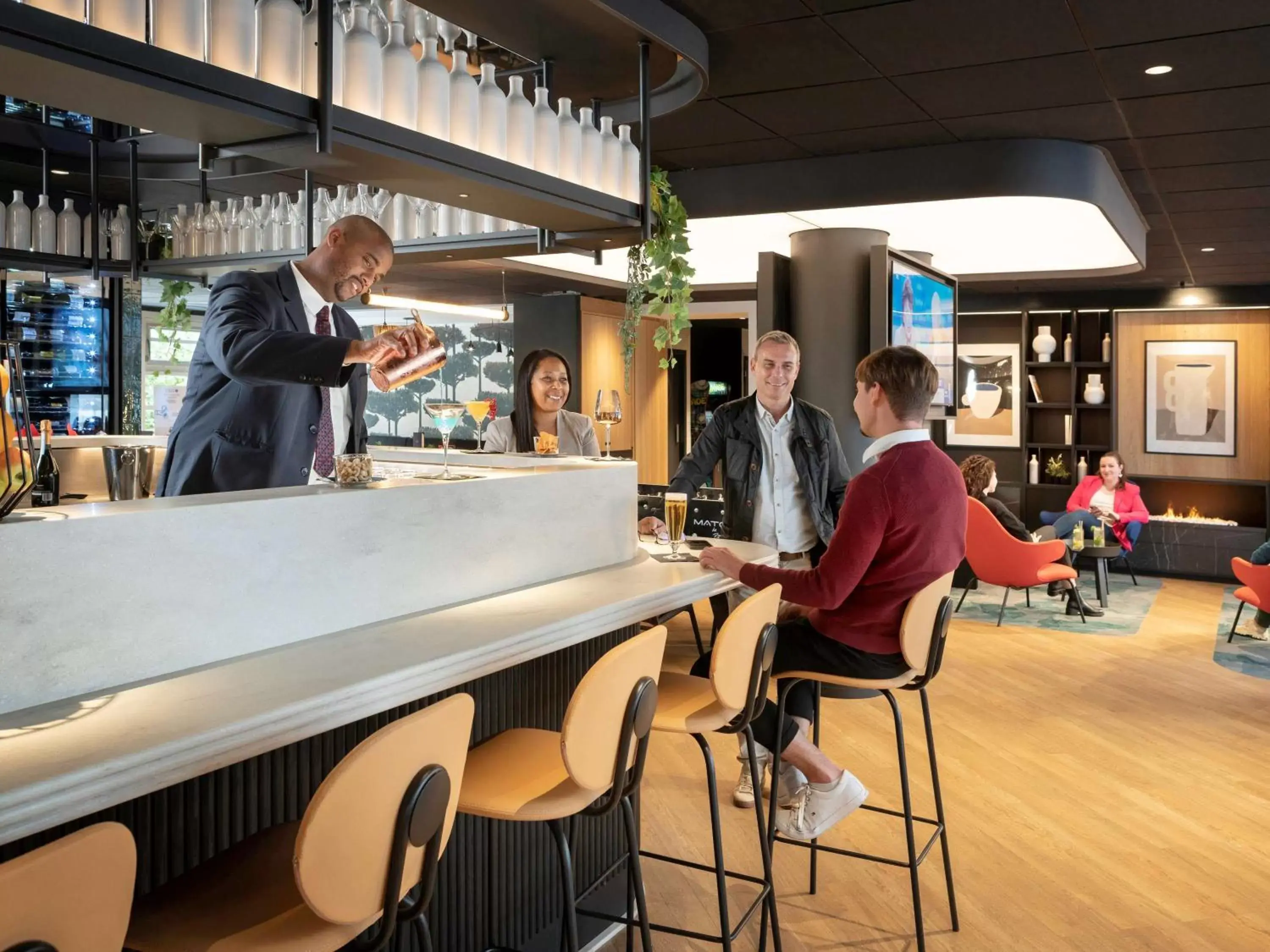 Lounge or bar in Novotel Suites Paris CDG Airport Villepinte