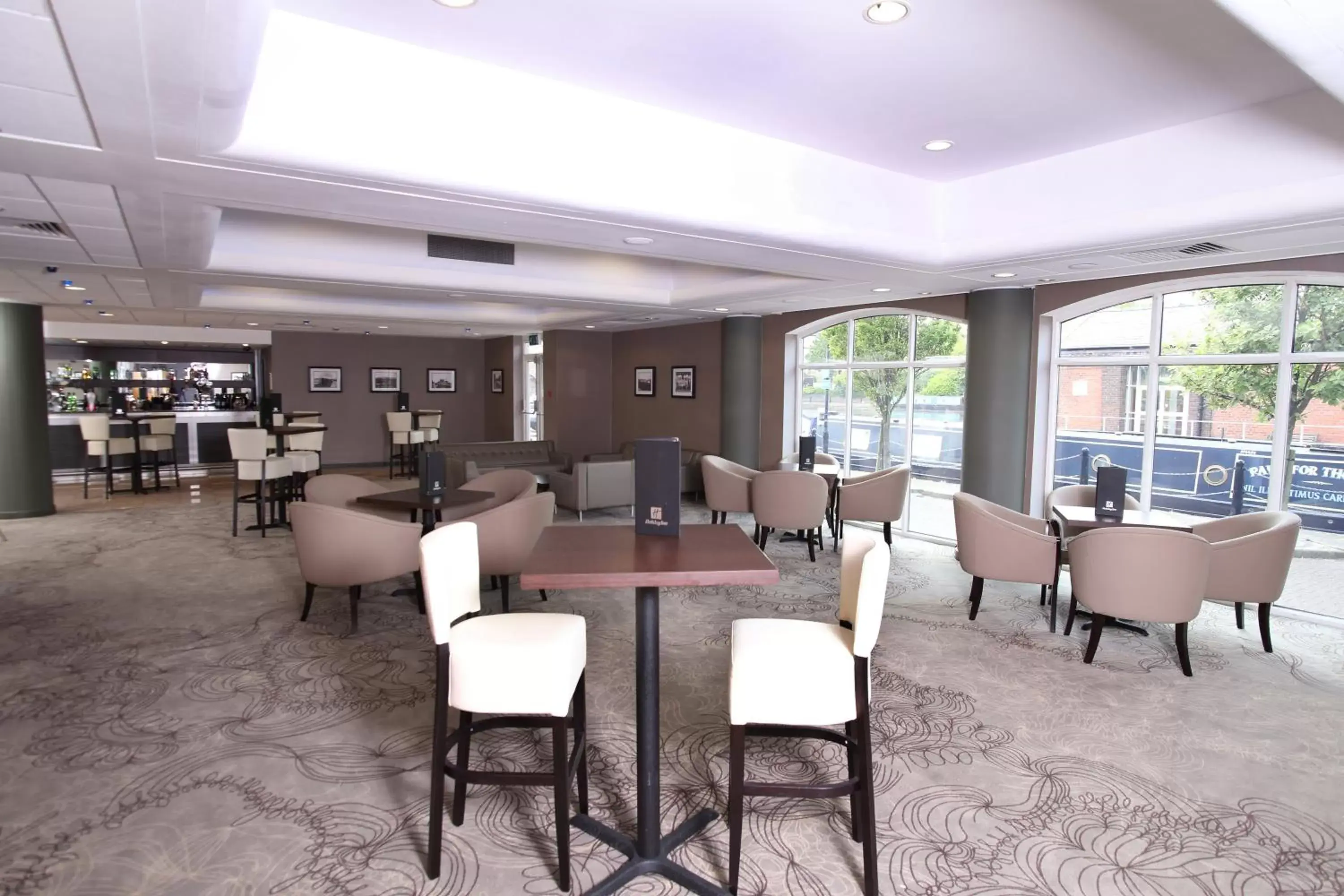 Meeting/conference room, Restaurant/Places to Eat in Holiday Inn Ellesmere Port/Cheshire Oaks, an IHG Hotel