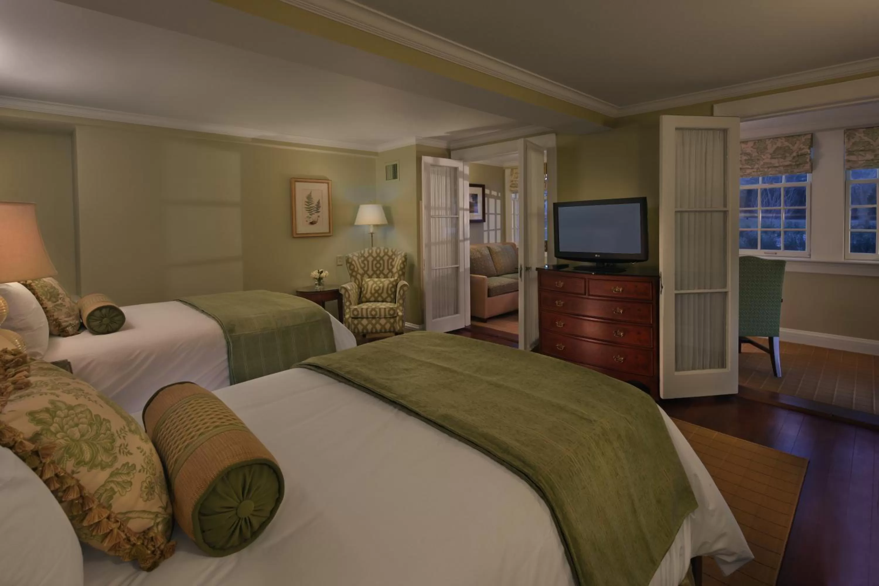 Photo of the whole room, Bed in Inn on Boltwood