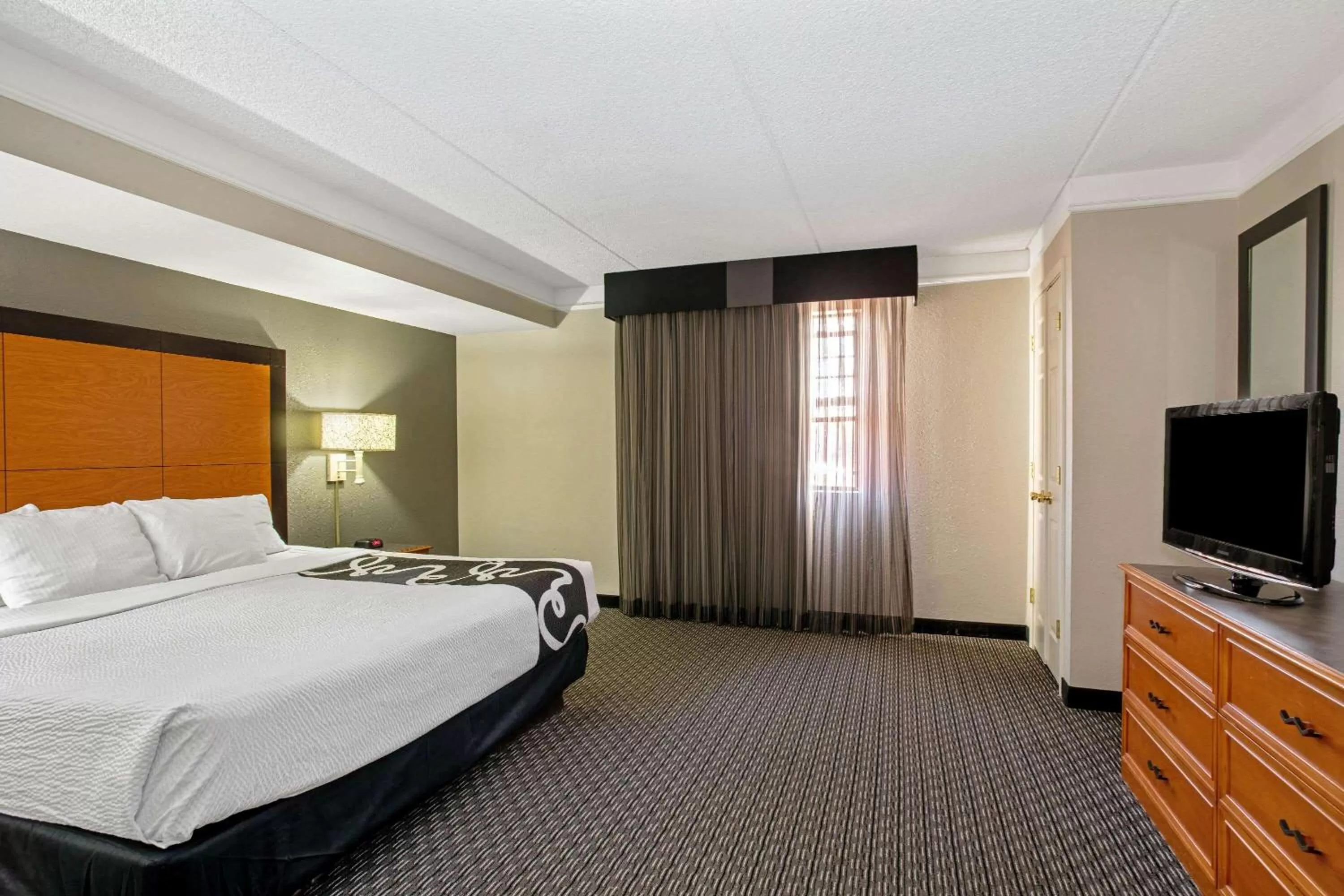 Photo of the whole room, Bed in La Quinta Inn by Wyndham Denver Golden