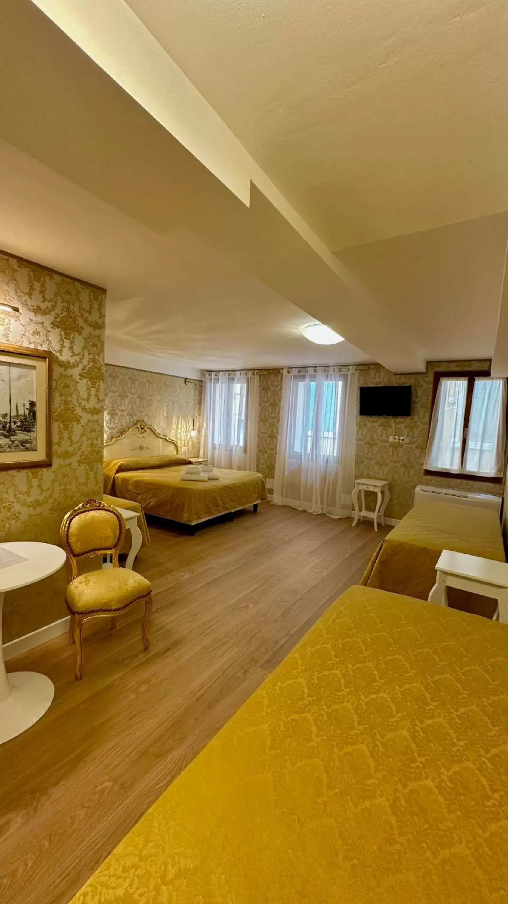 Photo of the whole room in Hotel Apostoli Garden