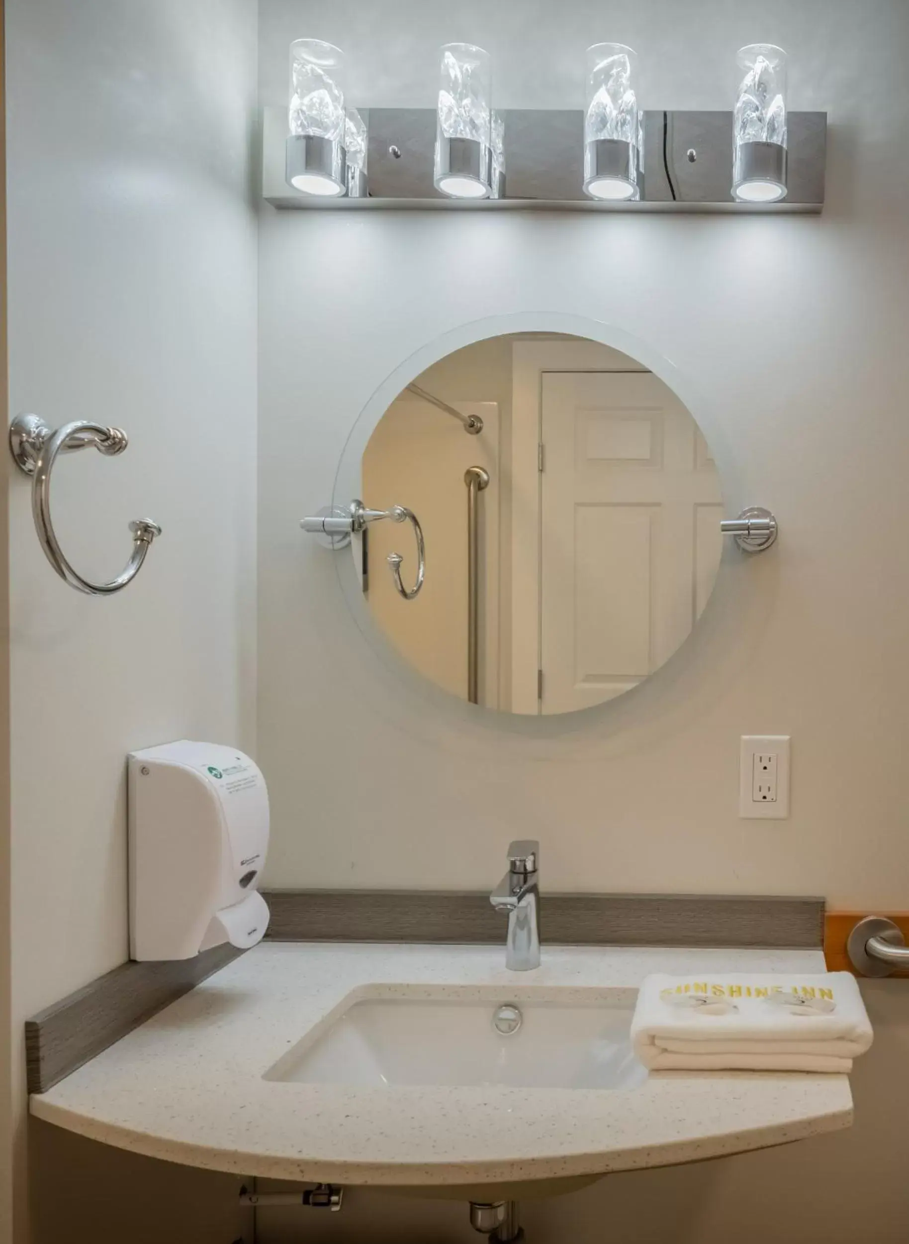 Bathroom in Quality Inn Sunshine Suites