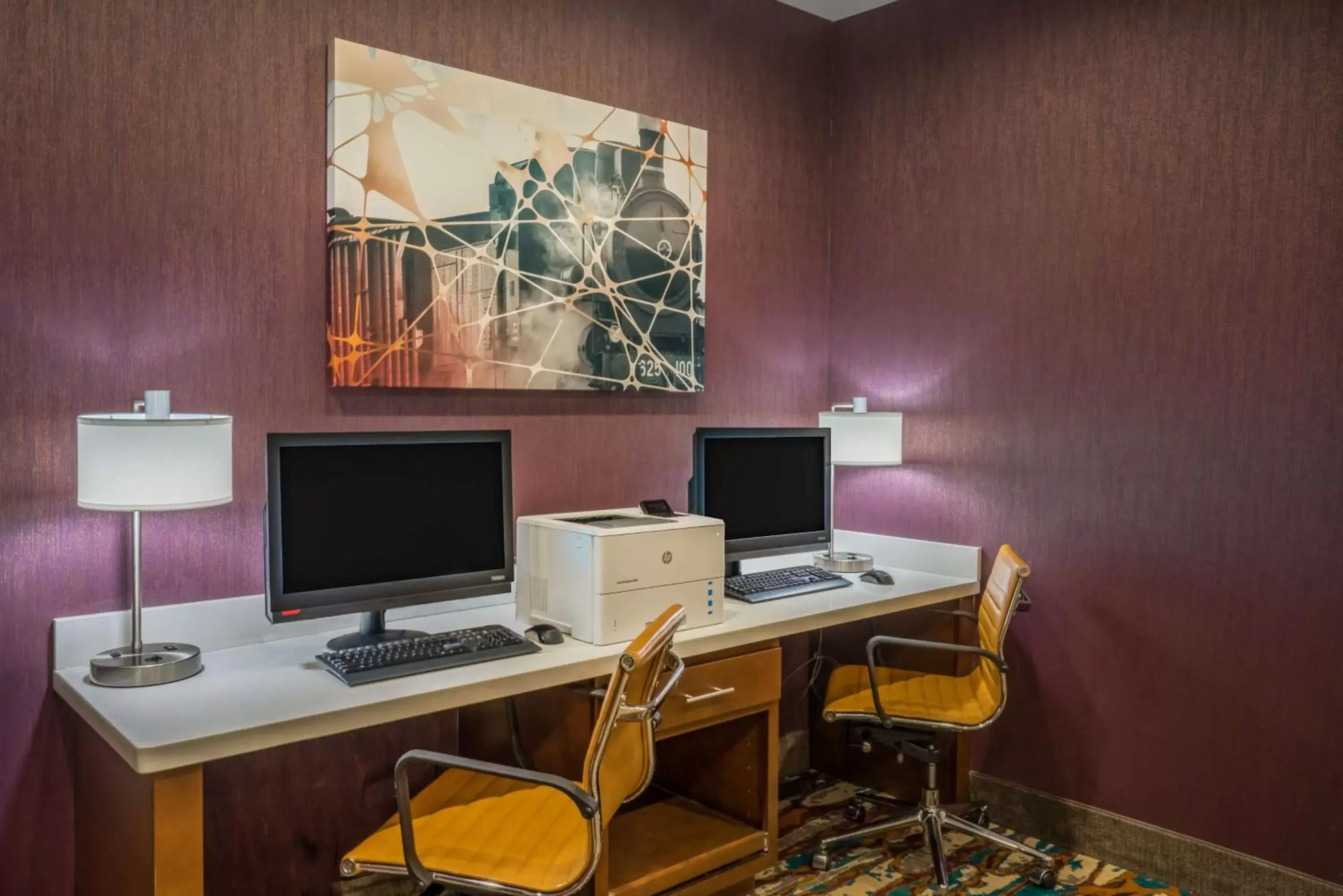 Business facilities in Hampton Inn Newport