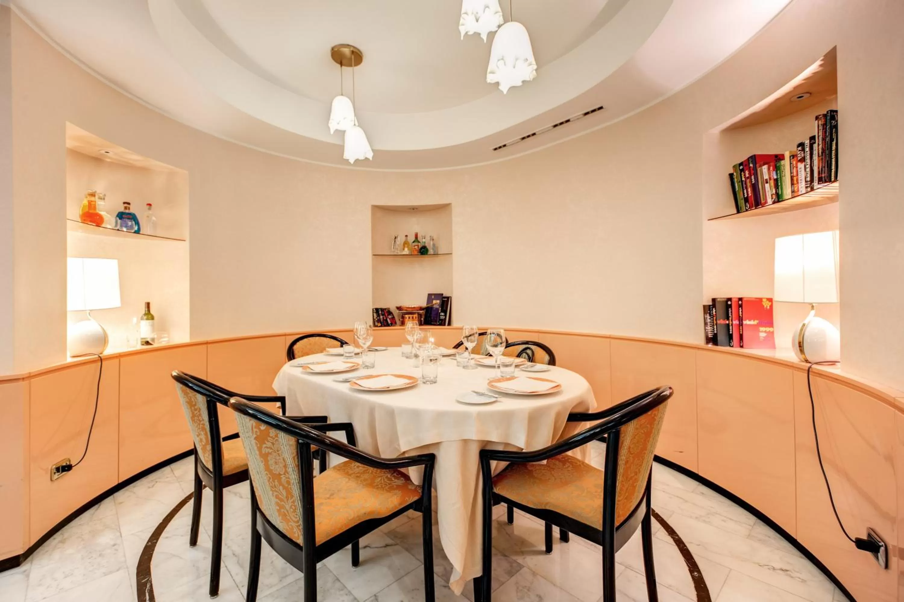 Restaurant/places to eat in Brunelleschi Hotel