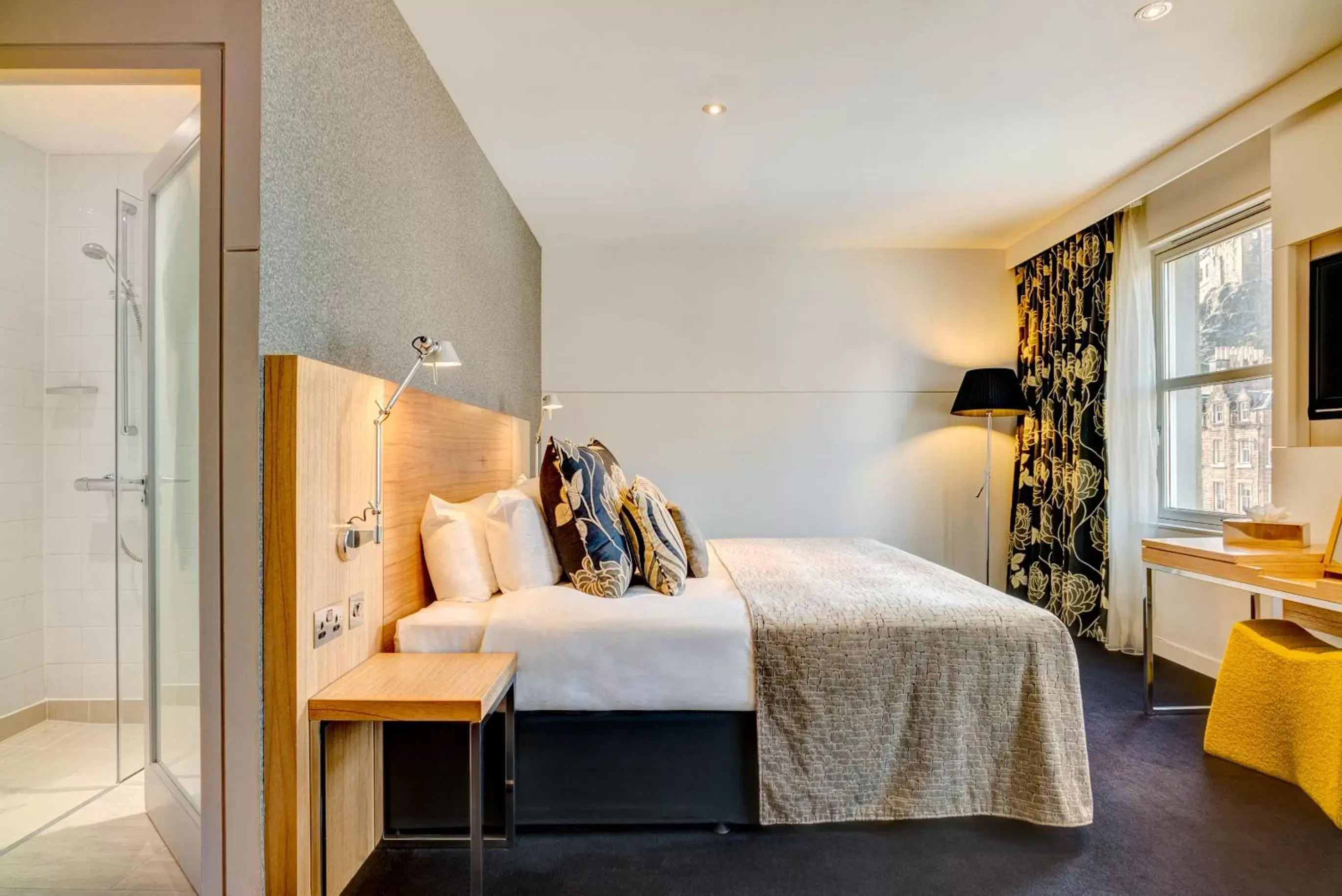 Bedroom, Guests in Apex City of Edinburgh Hotel