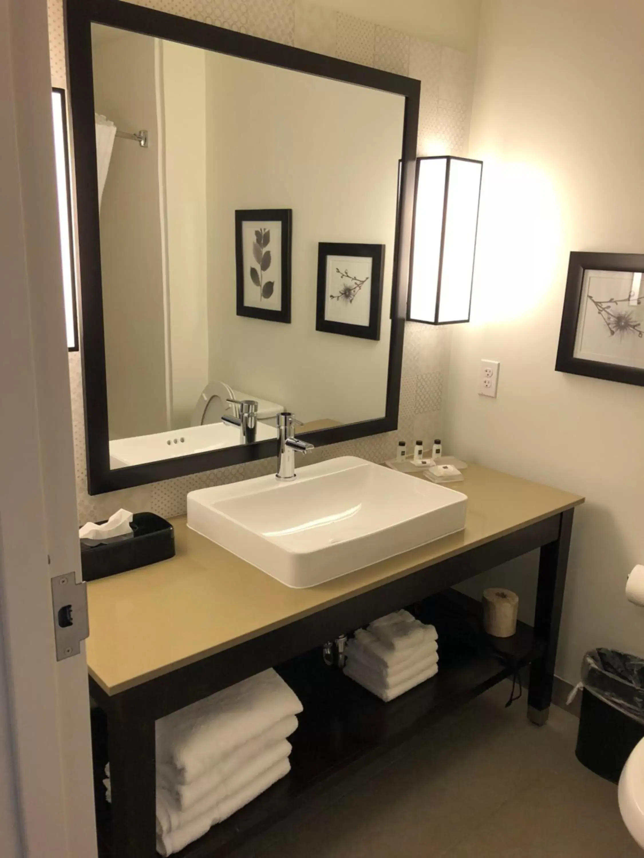 Bathroom in Country Inn & Suites by Radisson, Page, AZ