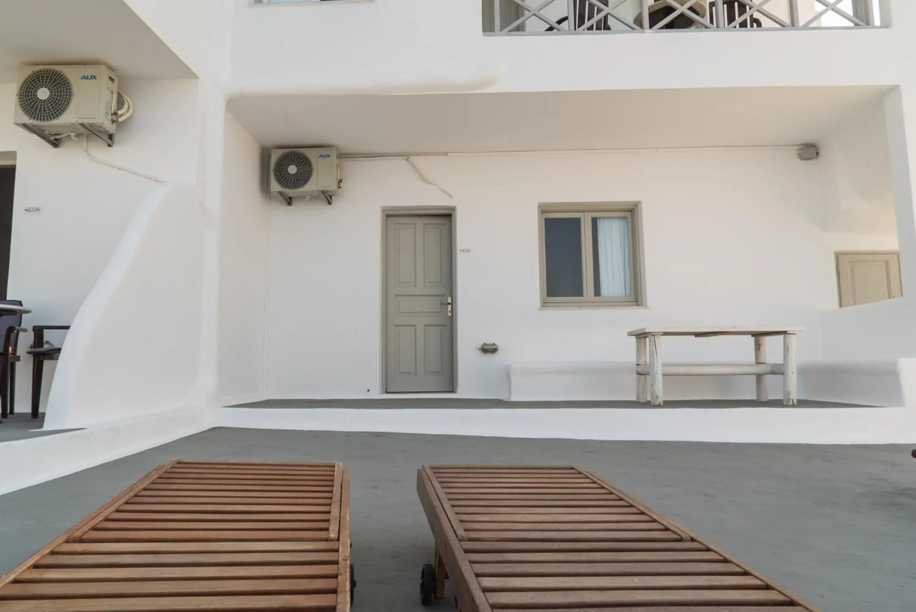 Balcony/Terrace in The Last Sunbeam