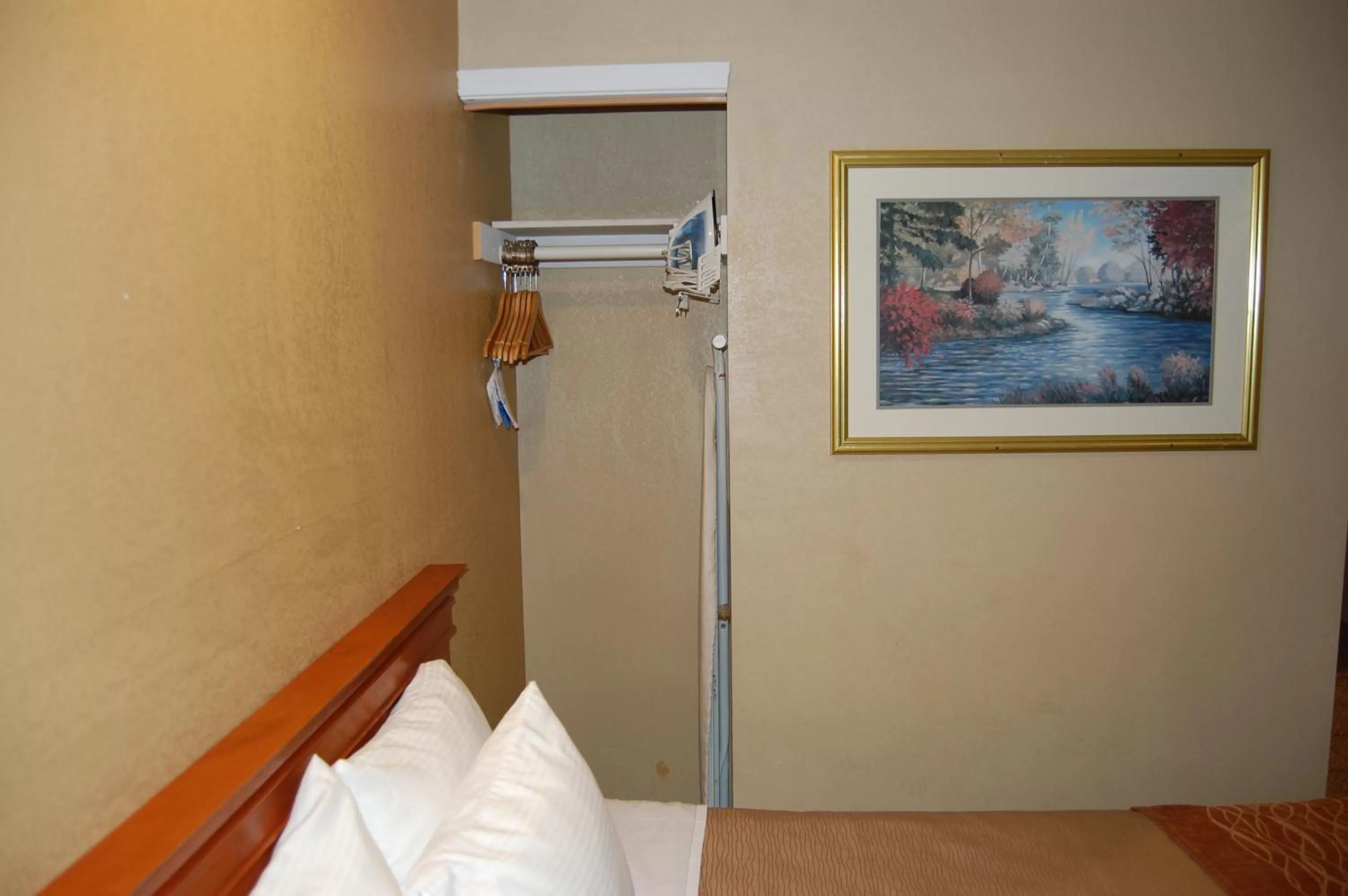 furniture, Bed in Pleasant Hill Inn