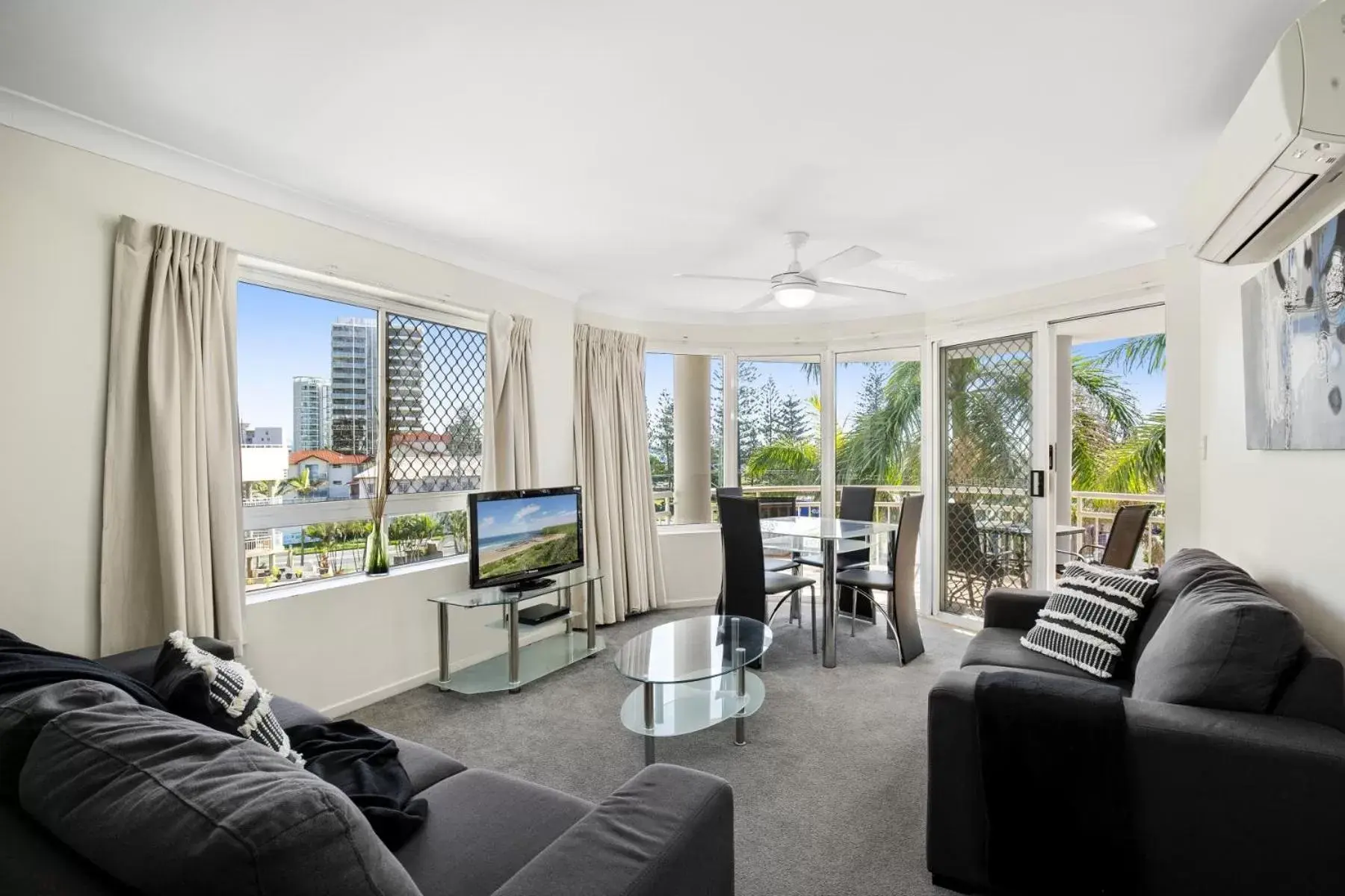 Living room, Seating Area in Kirra Palms Holiday Apartments