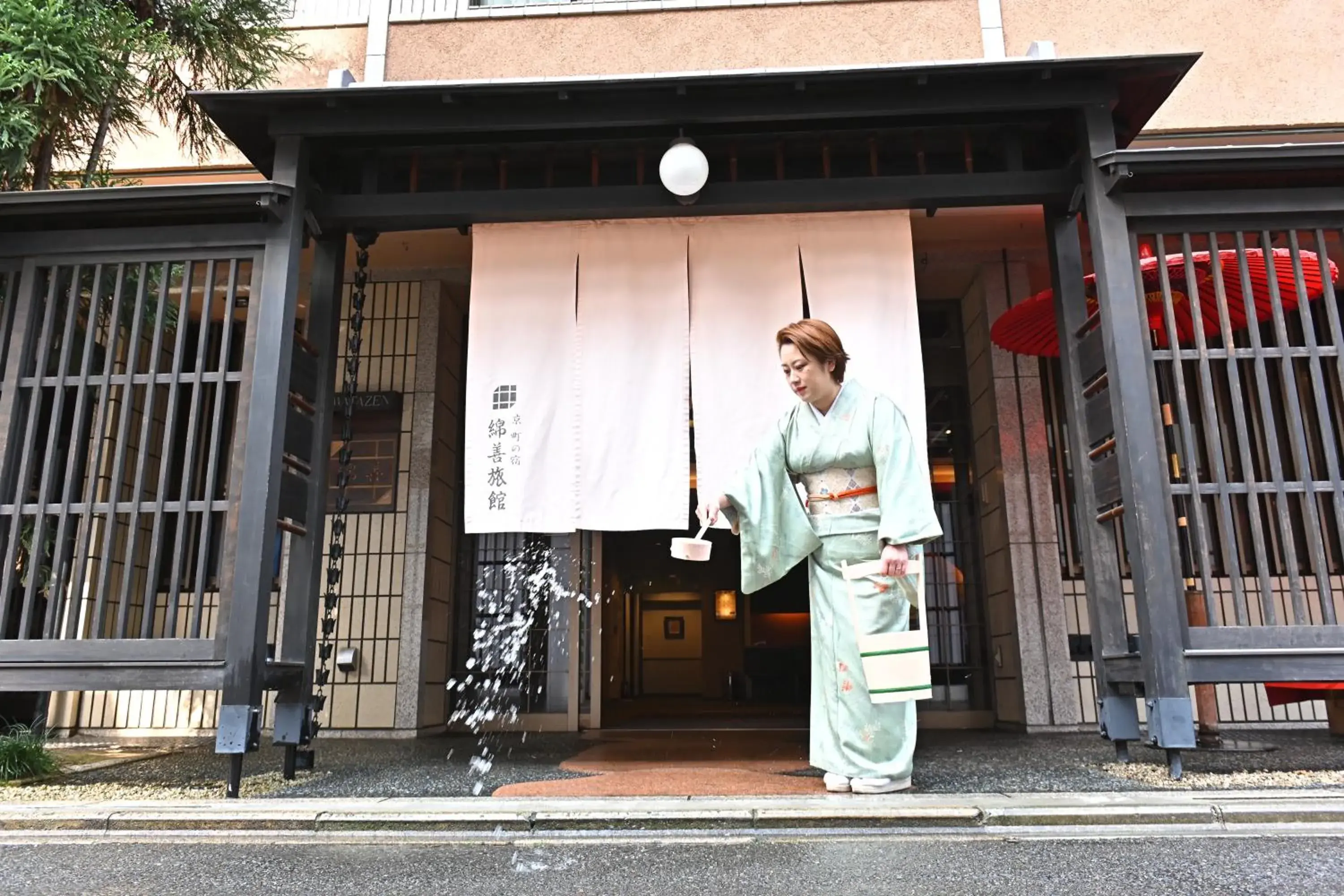 Property building in Watazen Ryokan - Established in 1830 Property building in Watazen Ryokan - Established in 1830