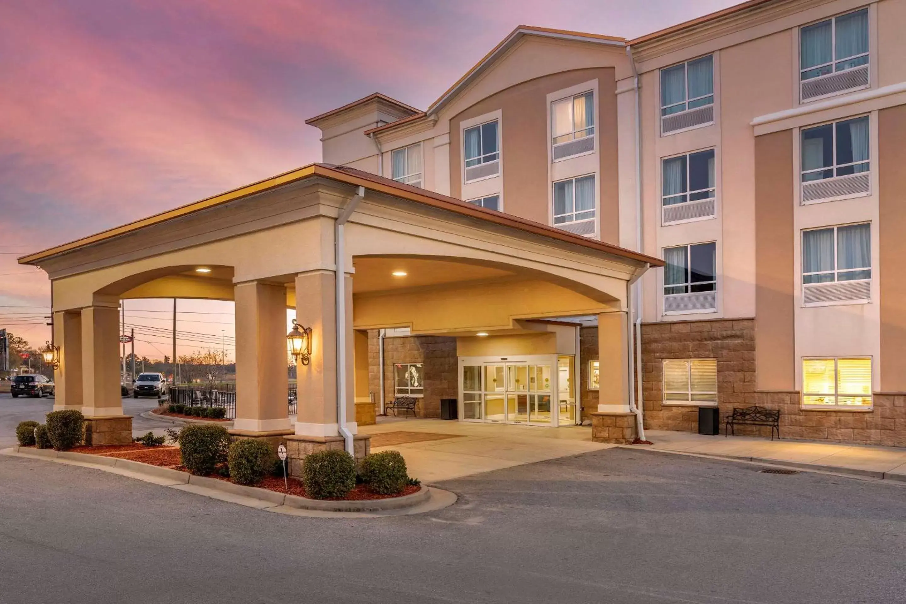 Property building in Comfort Inn and Suites Tifton