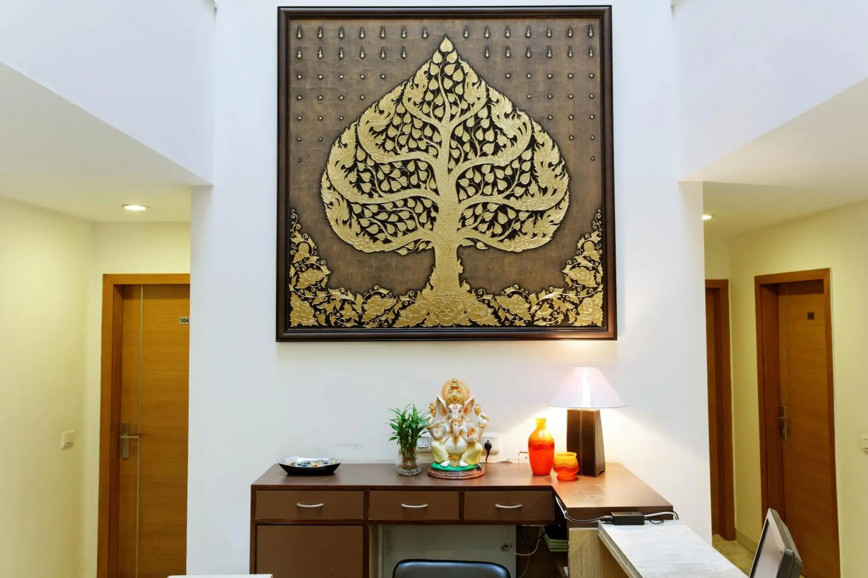 Lobby or reception, TV/Entertainment Center in Silver Oak Hotel