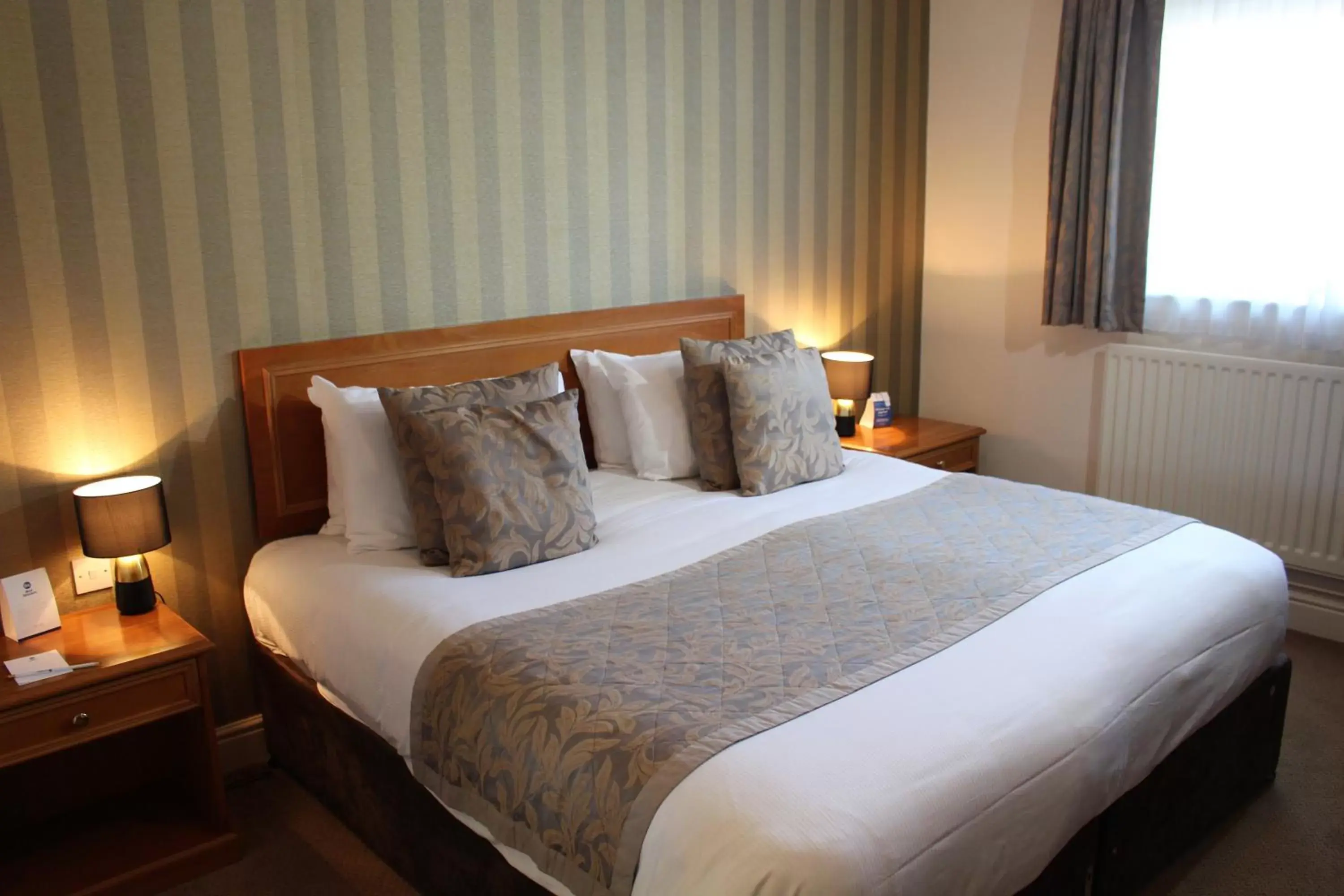 Bed in Best Western Manor Hotel