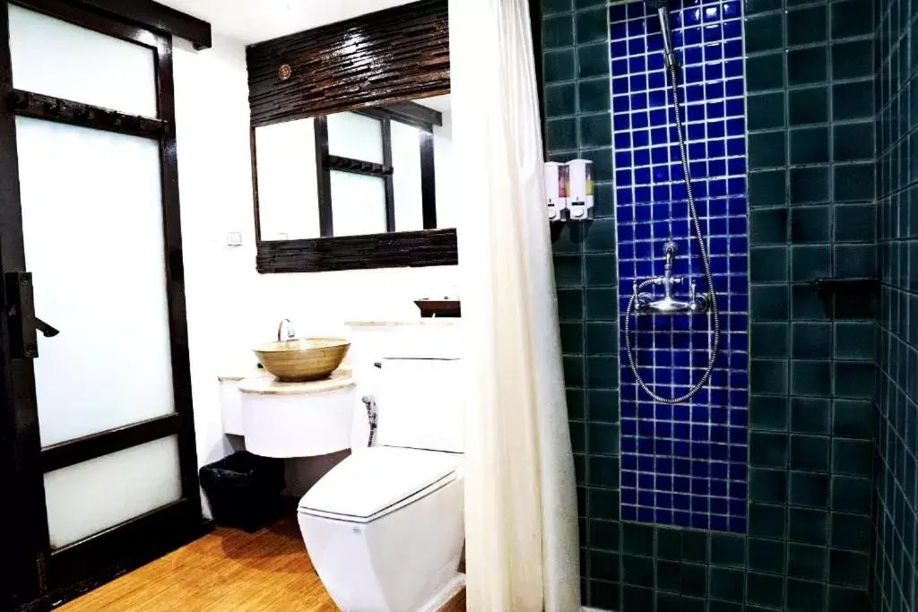 Shower, Bathroom in Yantarasri Resort
