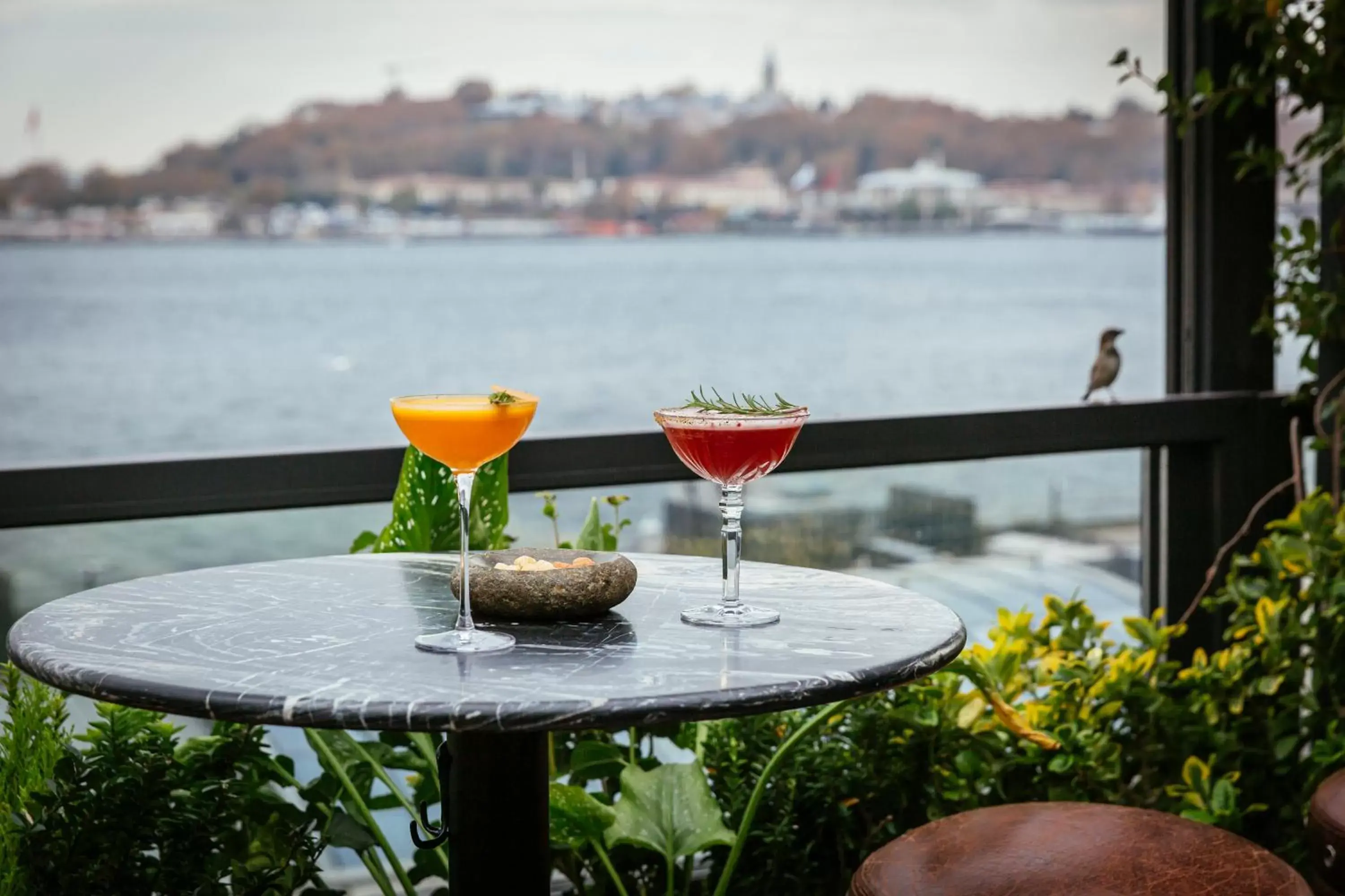 Lounge or bar in Novotel Istanbul Bosphorus Hotel