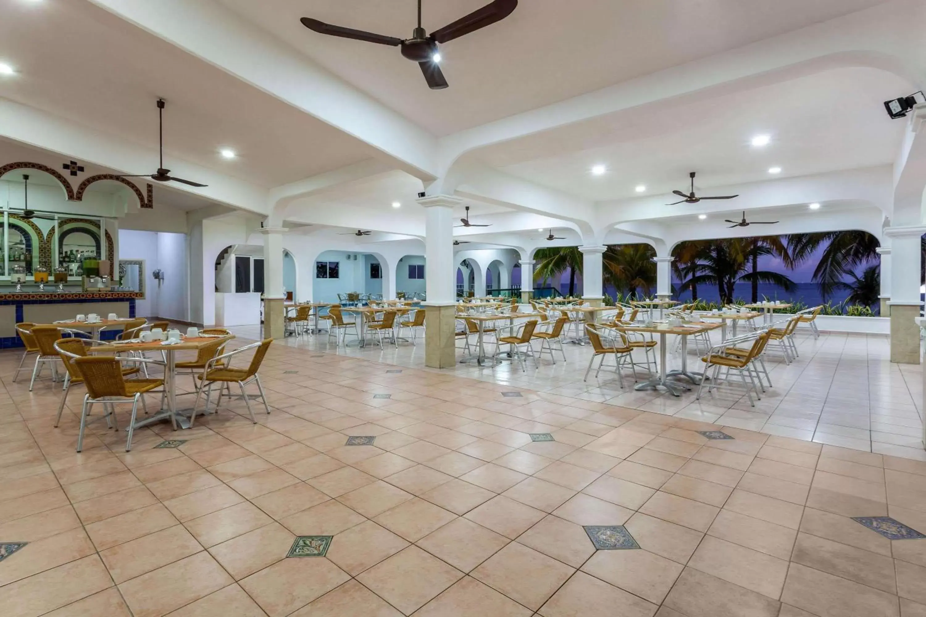 Restaurant/Places to Eat in Cozumel Hotel & Resort Trademark Collection by Wyndham