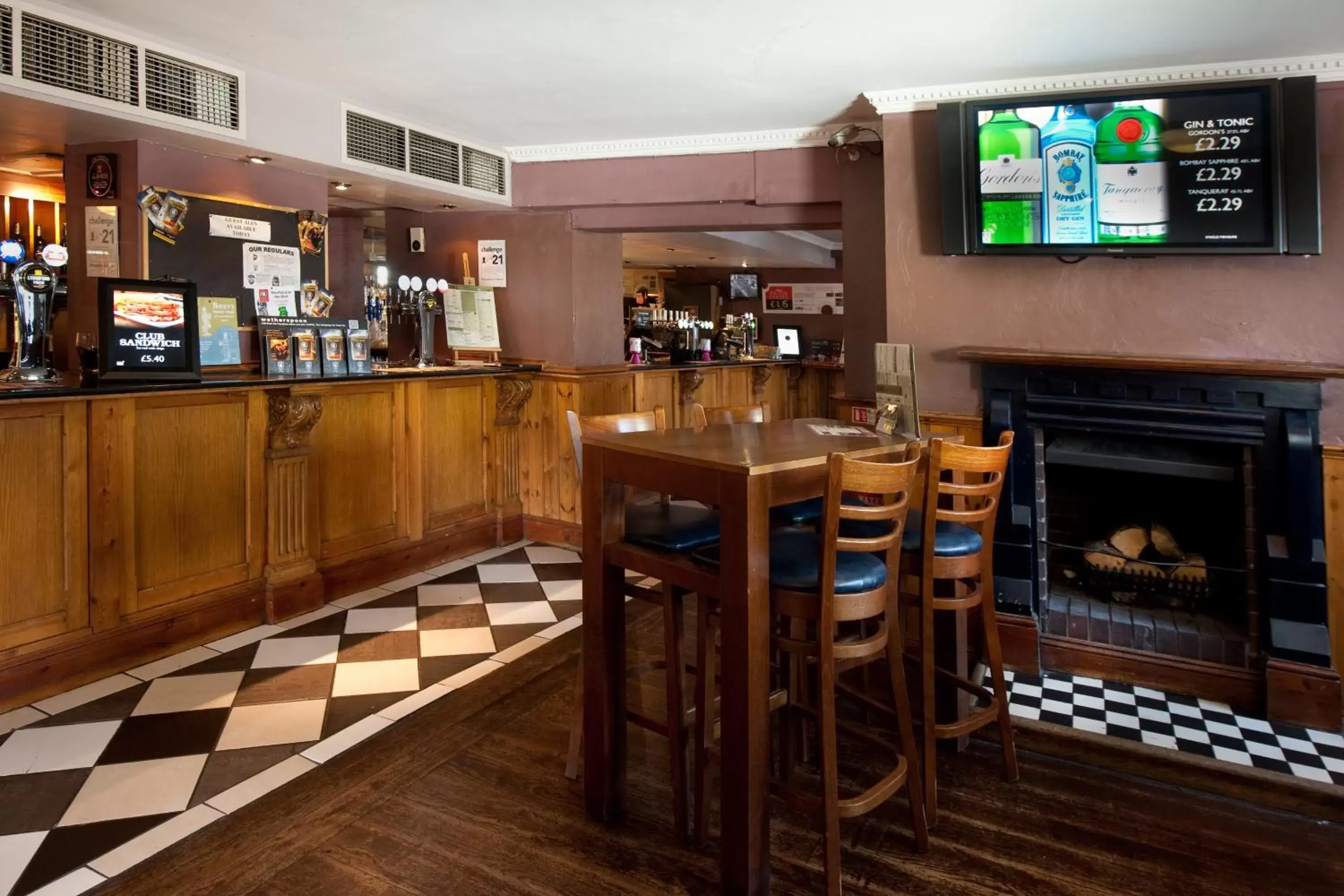 Restaurant/places to eat, Lounge/Bar in The Shrewsbury Hotel Wetherspoon