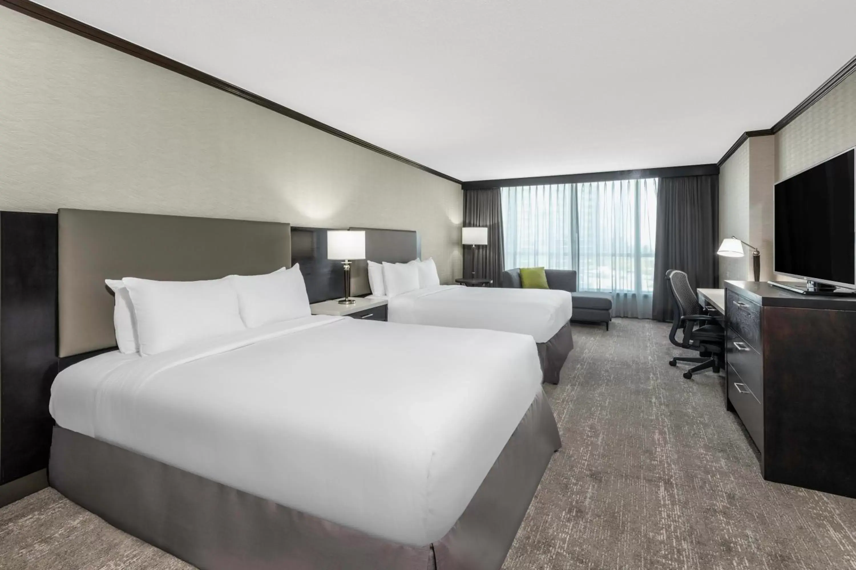 Photo of the whole room, Bed in Hilton Vancouver Metrotown