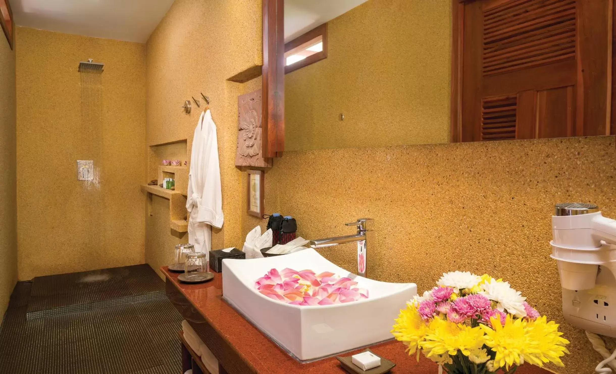 Shower, Bathroom in Golden Temple Residence