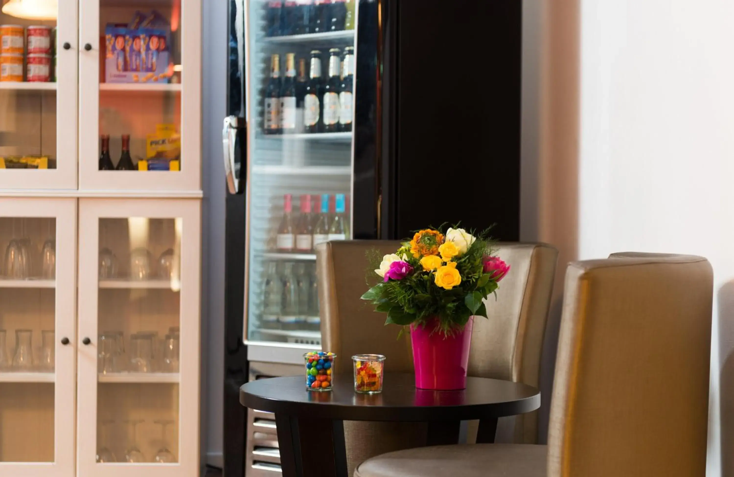 Lobby or reception in Leonardo Hotel Frankfurt City Center