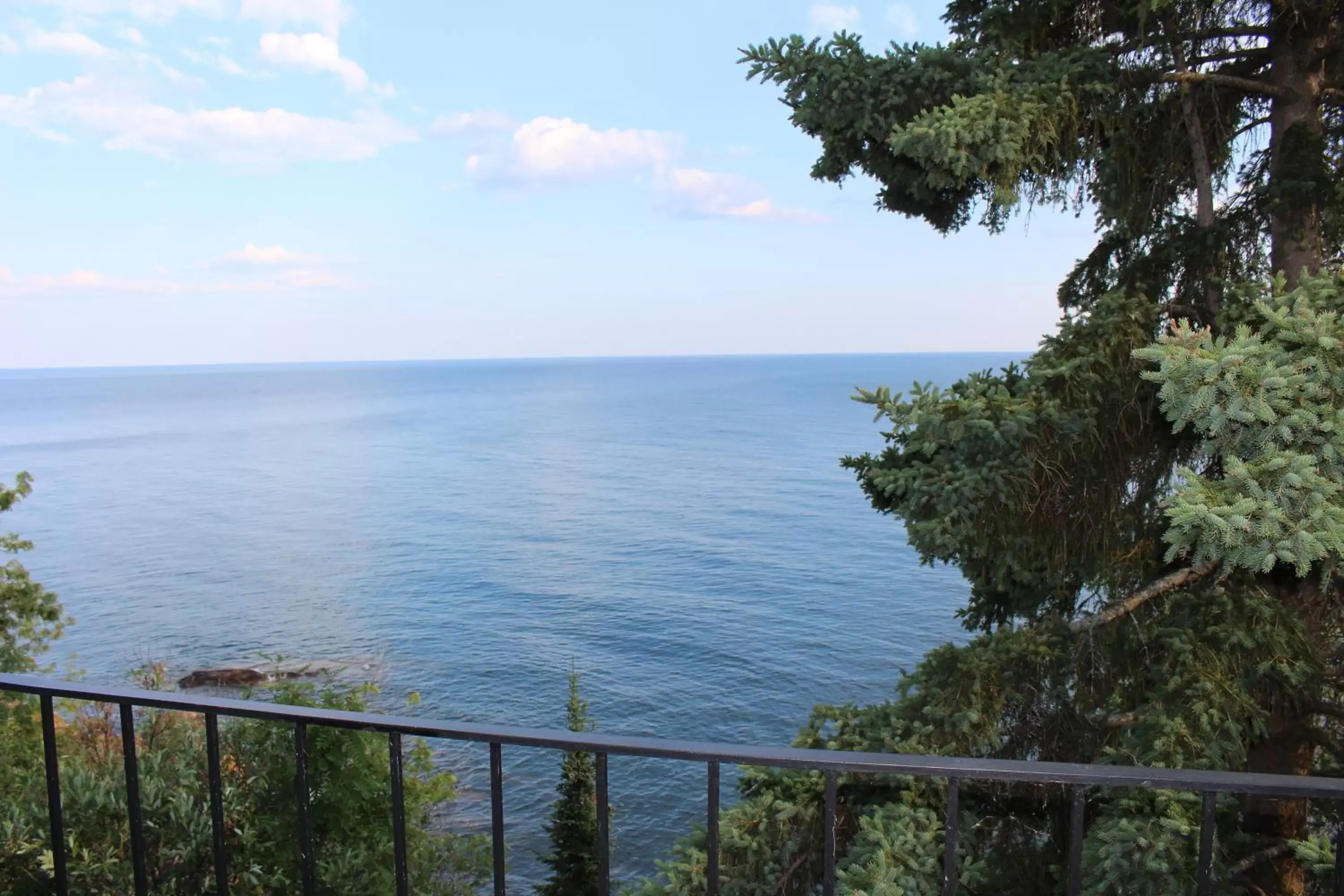 Lake view, Sea View in Cliff Dweller on Lake Superior