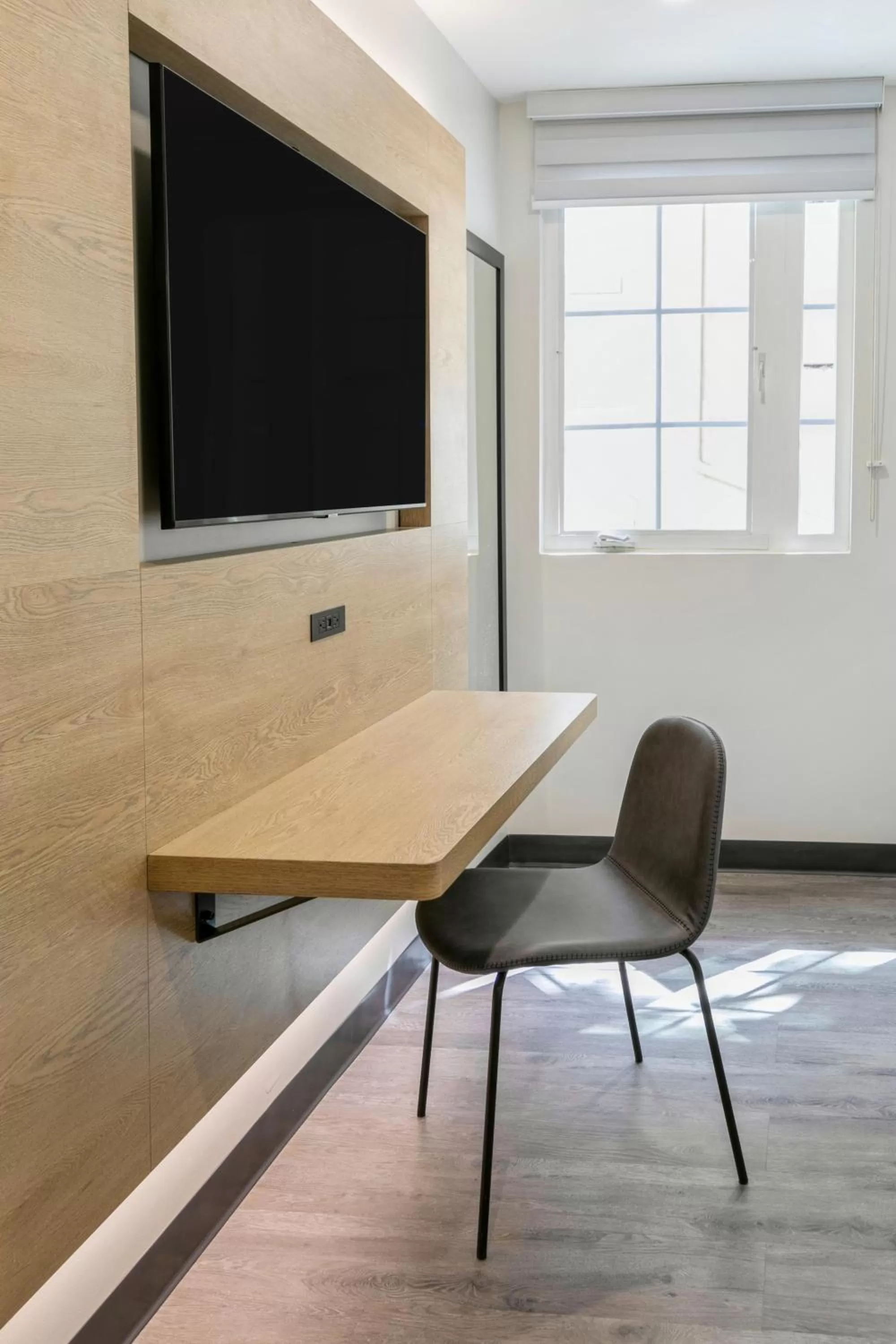 TV and multimedia in Kasa Niche Hotel Redwood City