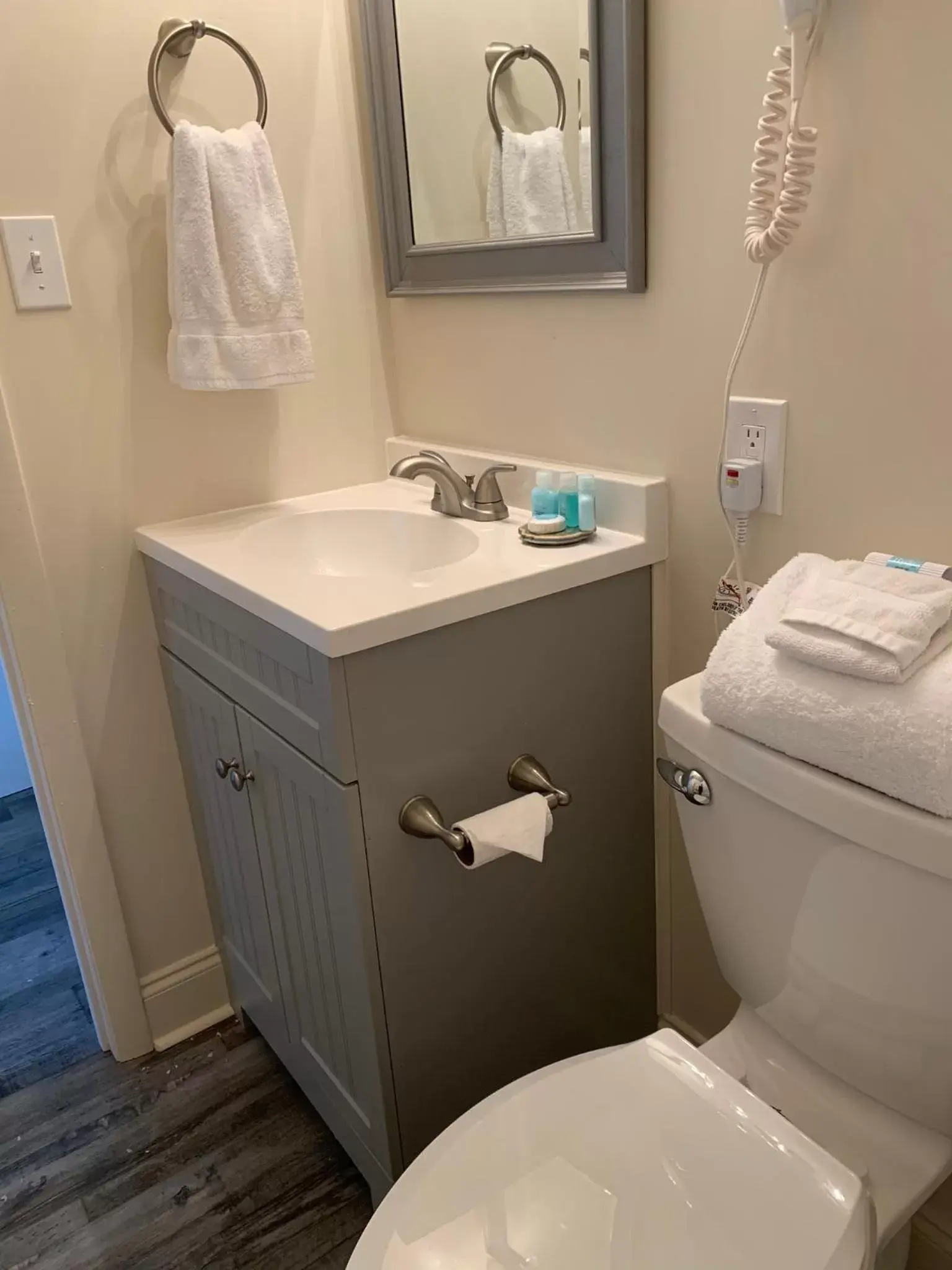 Bathroom in Ocean Glass Inn