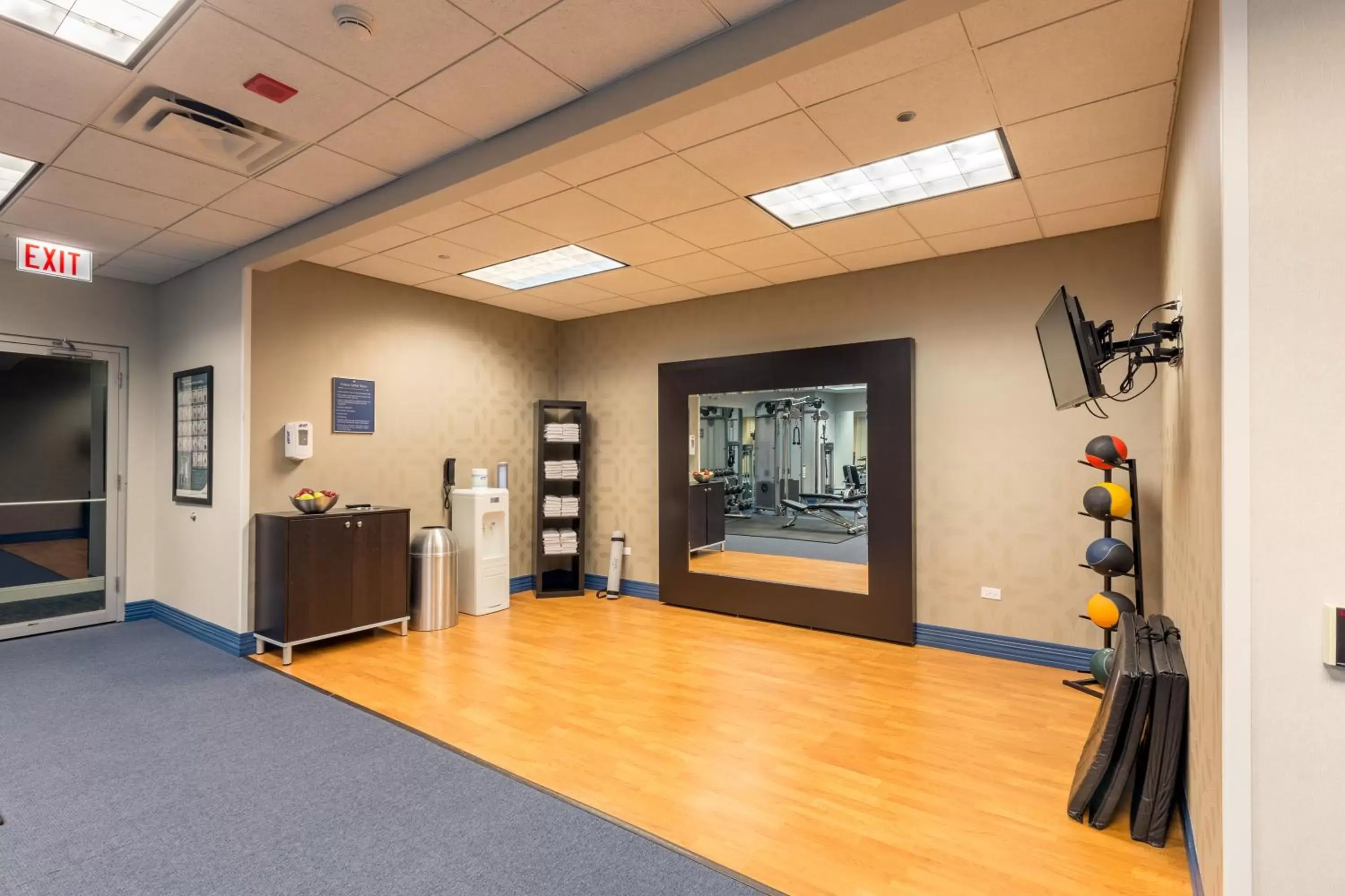 Fitness centre/facilities in Kinzie Hotel