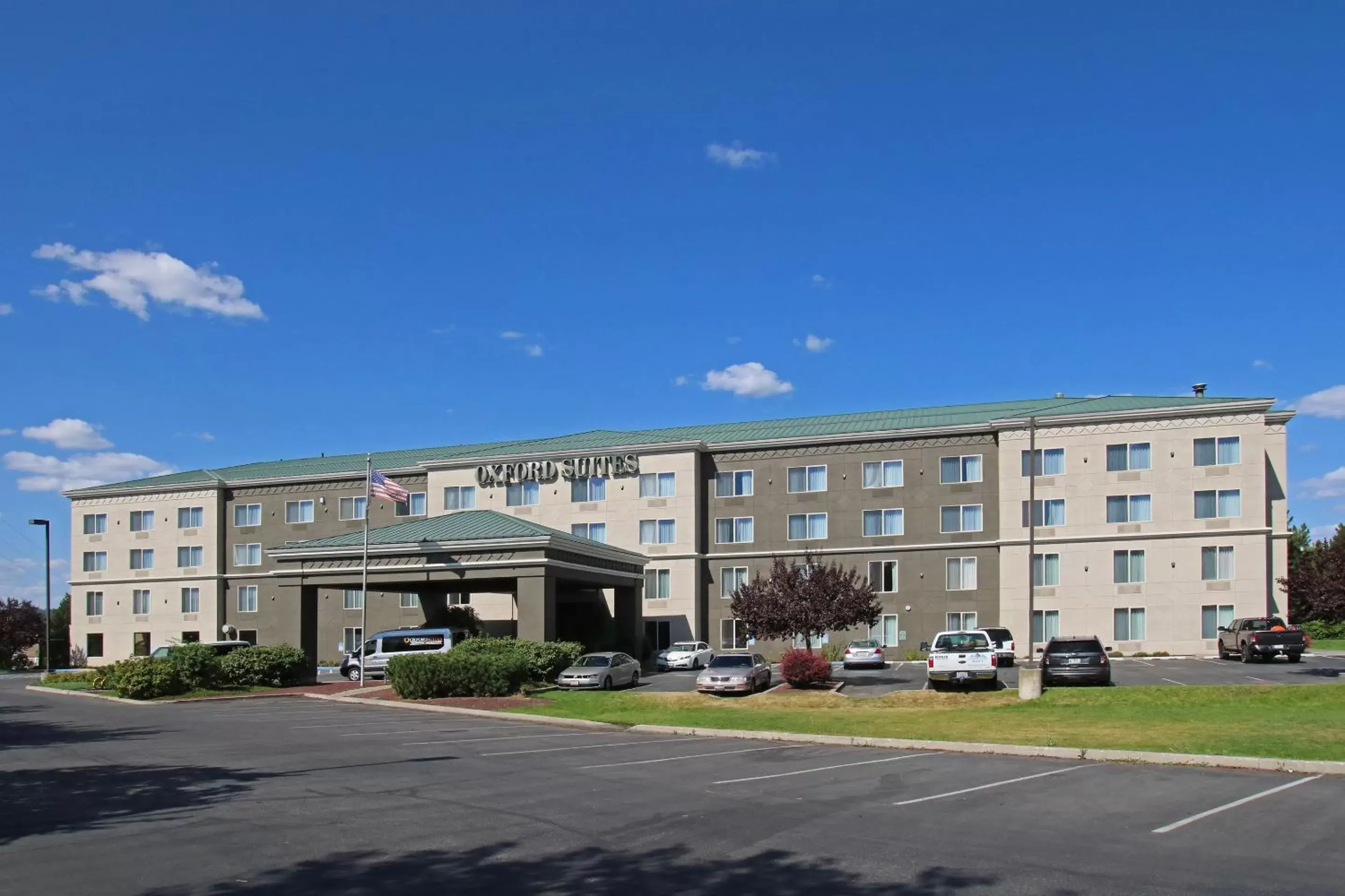 Facade/entrance, Property Building in Oxford Suites Spokane Valley