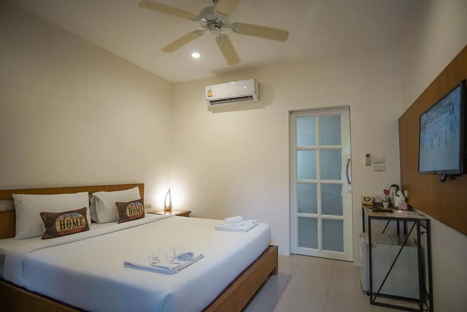 Bedroom, Bed in Capricorn Village - SHA Extra Plus