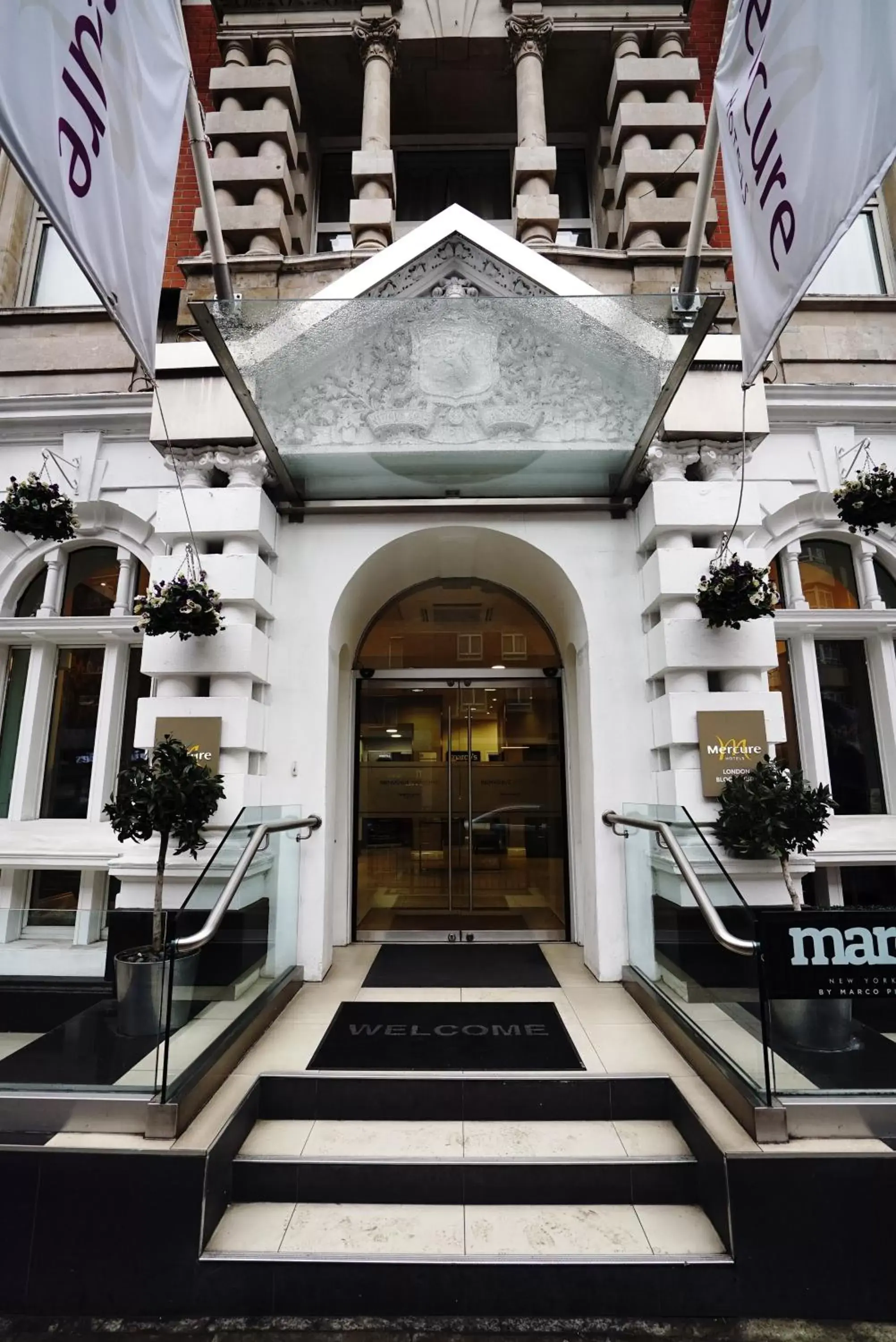 Facade/entrance in Mercure London Bloomsbury Hotel