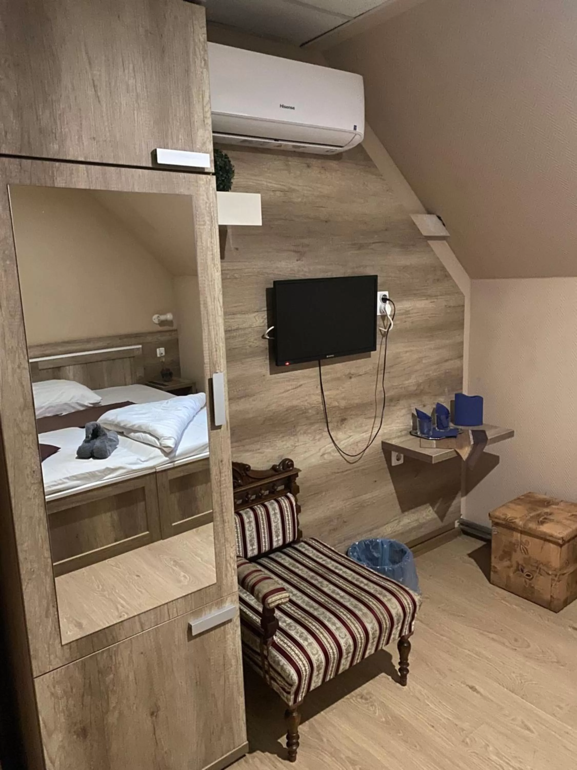 Bed in Abszolút Hotel és Panzió