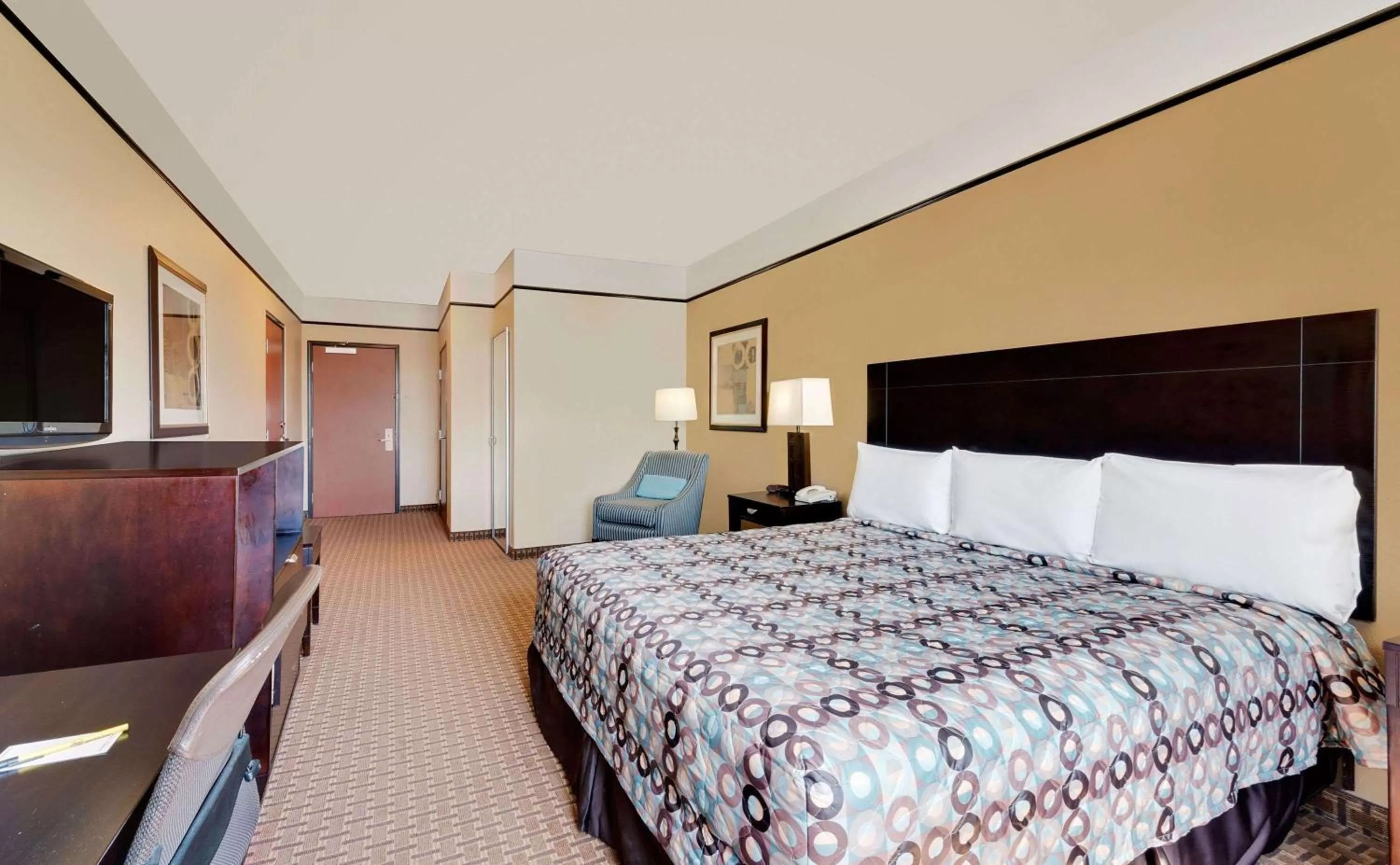 Photo of the whole room, Bed in Super 8 by Wyndham Odessa TX