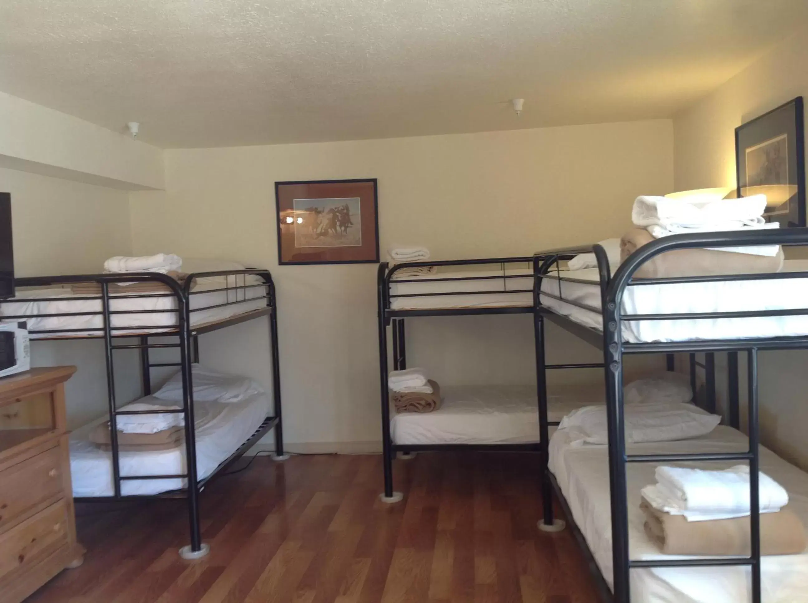 Bunk Bed in Whitney Portal Hotel And Hostel