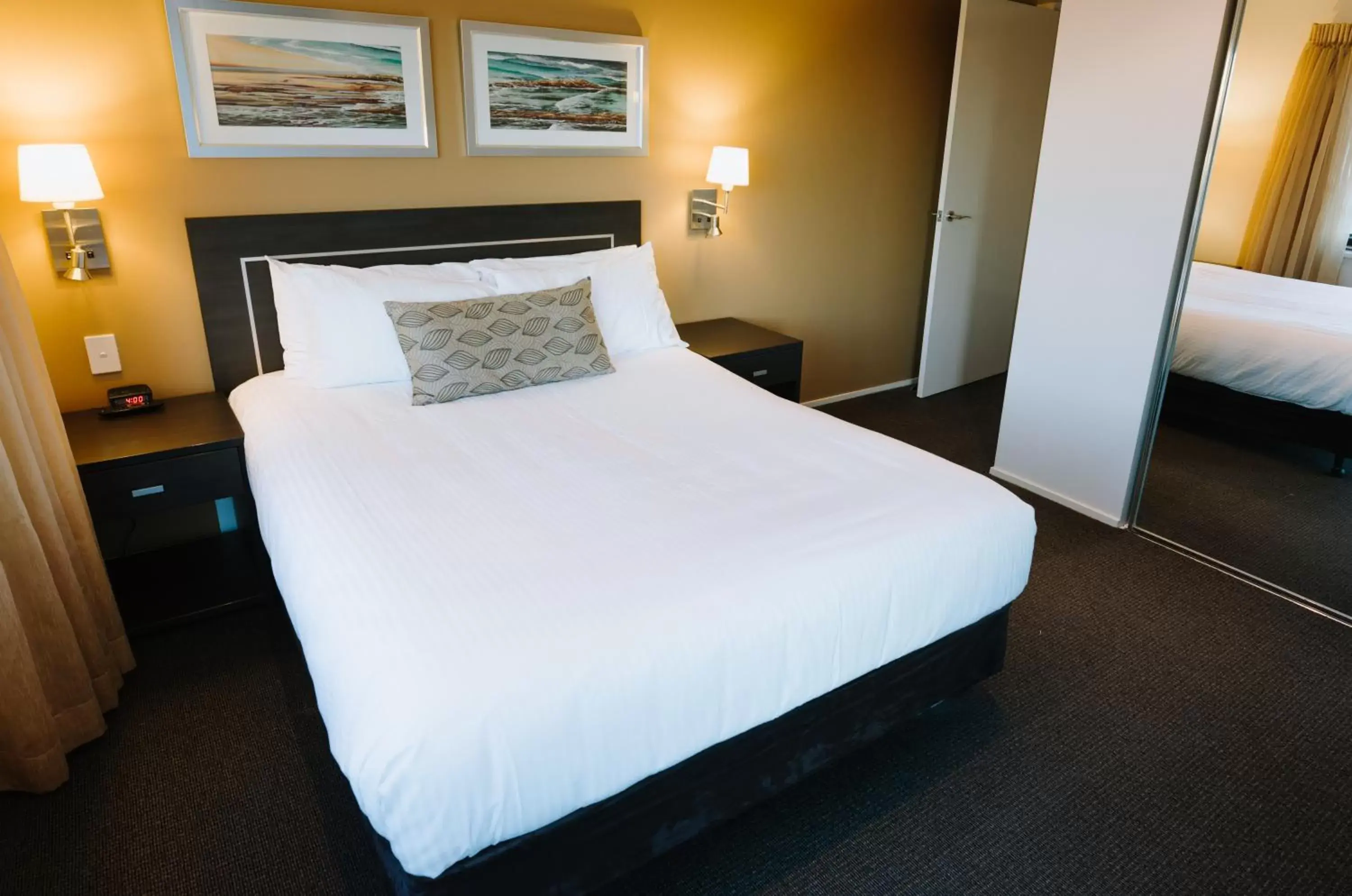 Bed in Ramada Hotel & Suites by Wyndham Ballina Byron