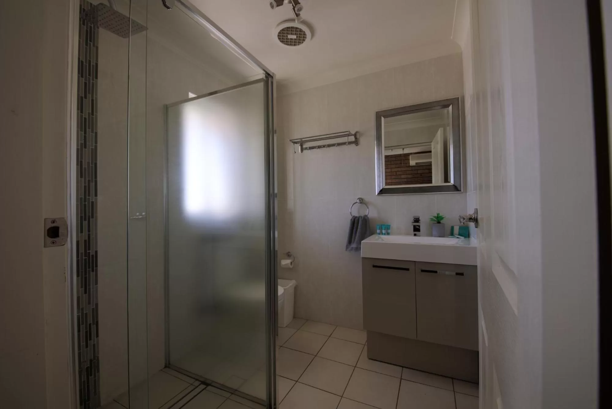 Bathroom in Tuncurry Motor Lodge