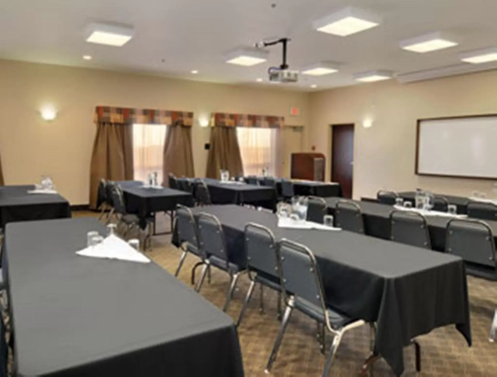 Banquet/Function facilities in Ramada by Wyndham Weyburn
