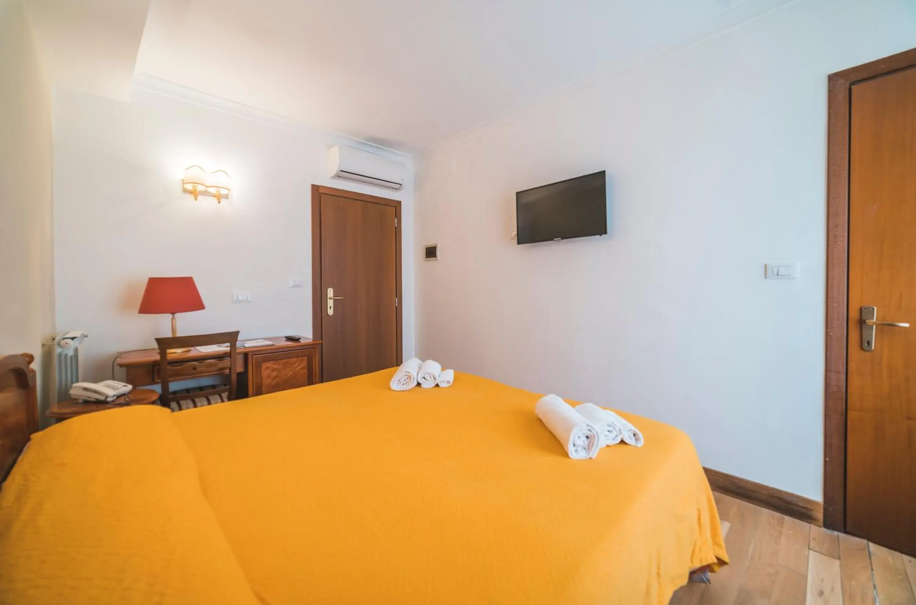 Bed in Hotel San Giusto