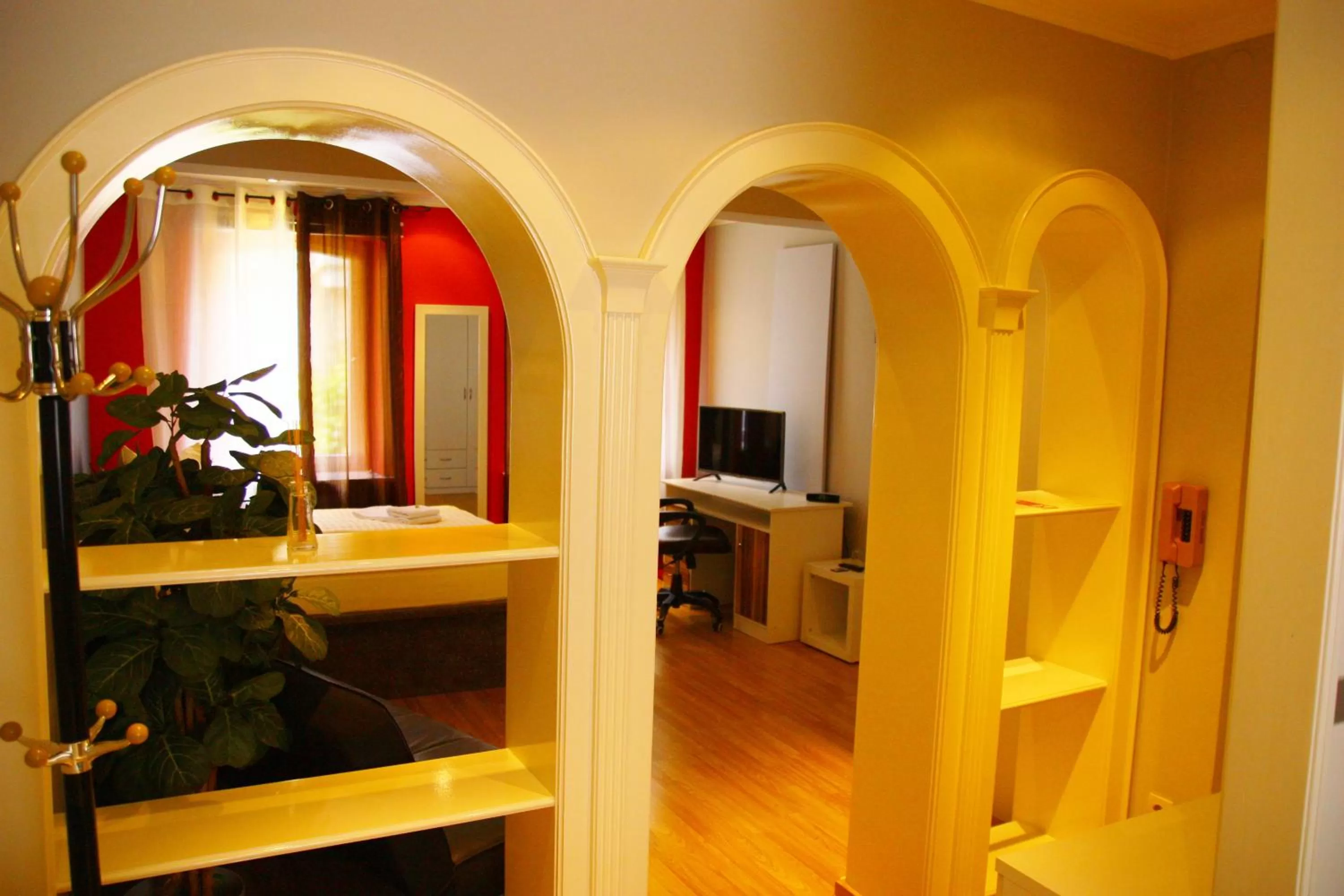 Photo of the whole room in Hotel am Schloss